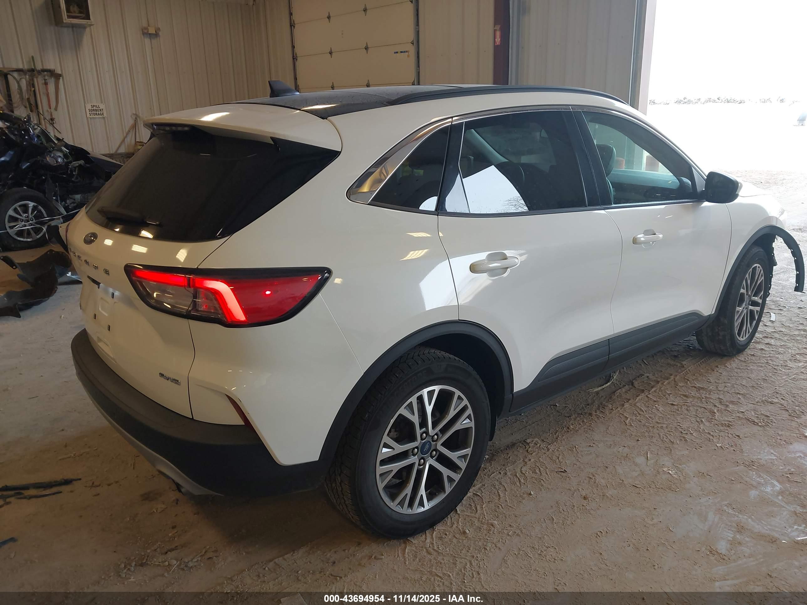 FORD ESCAPE image 4