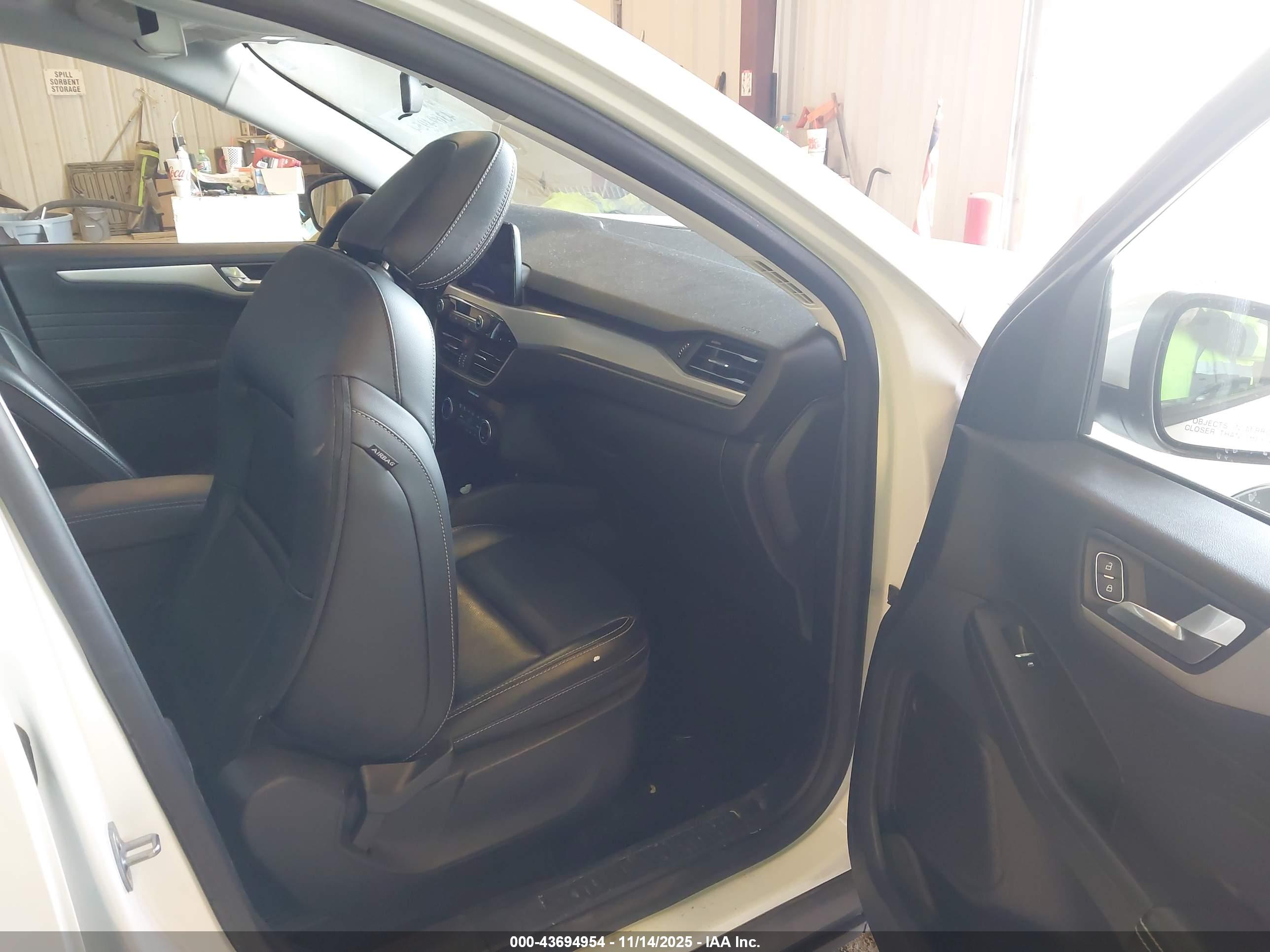 FORD ESCAPE image 5