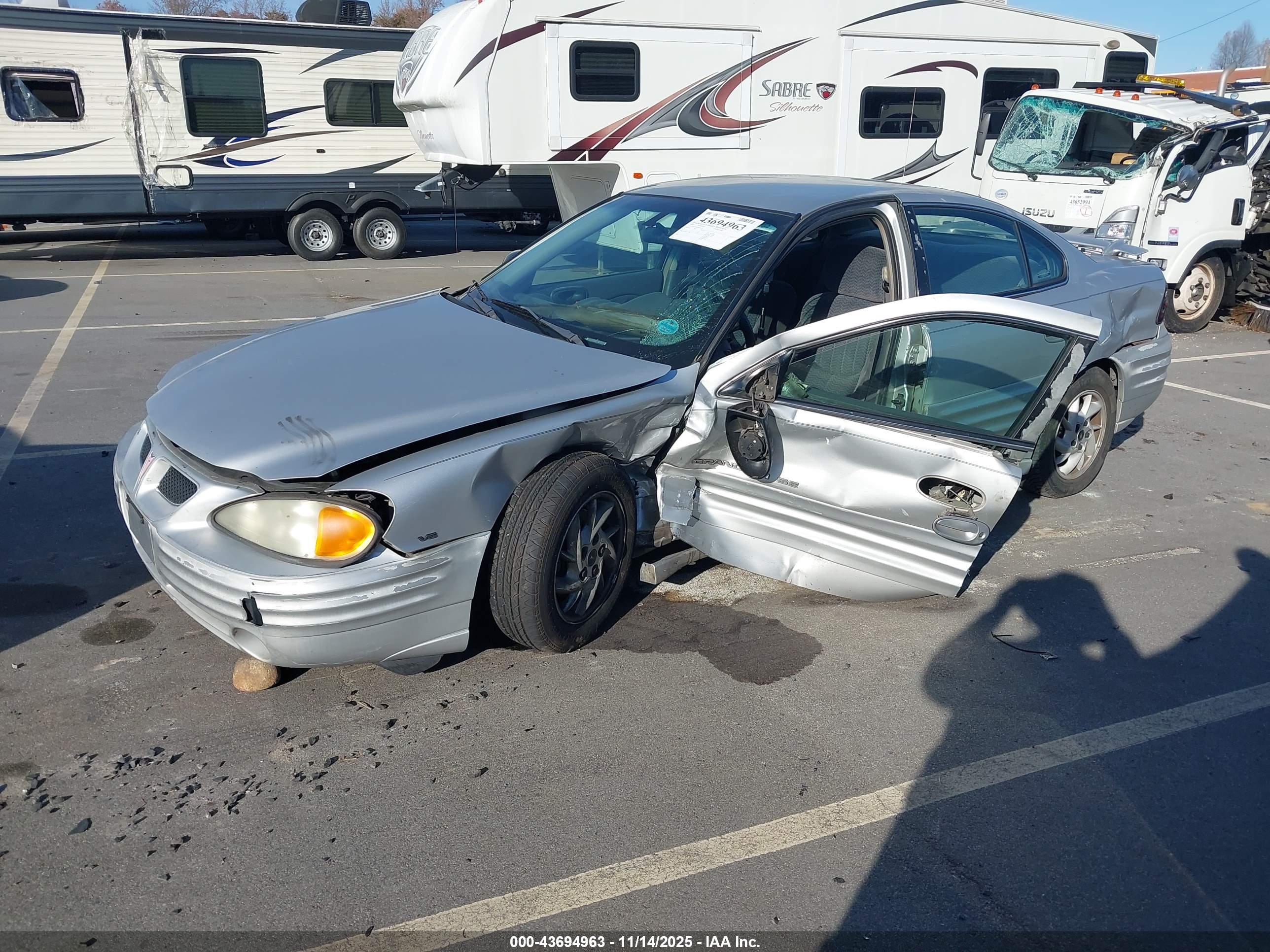PONTIAC GRAND image 2