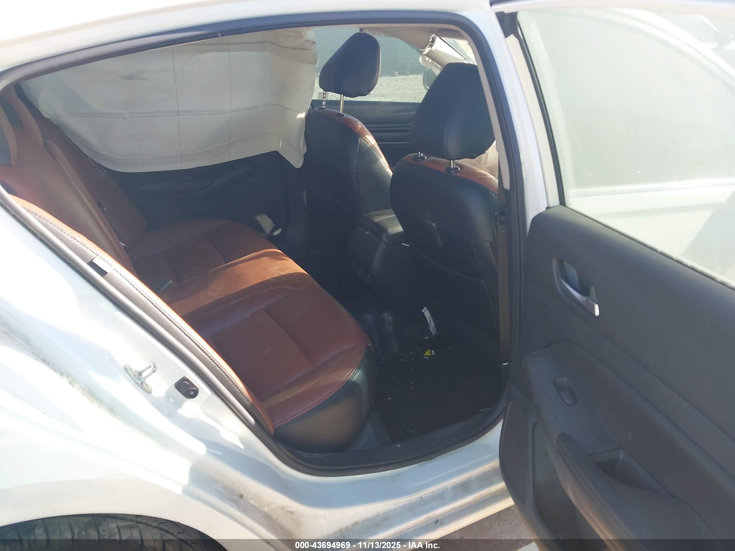 NISSAN ALTIMA image 8