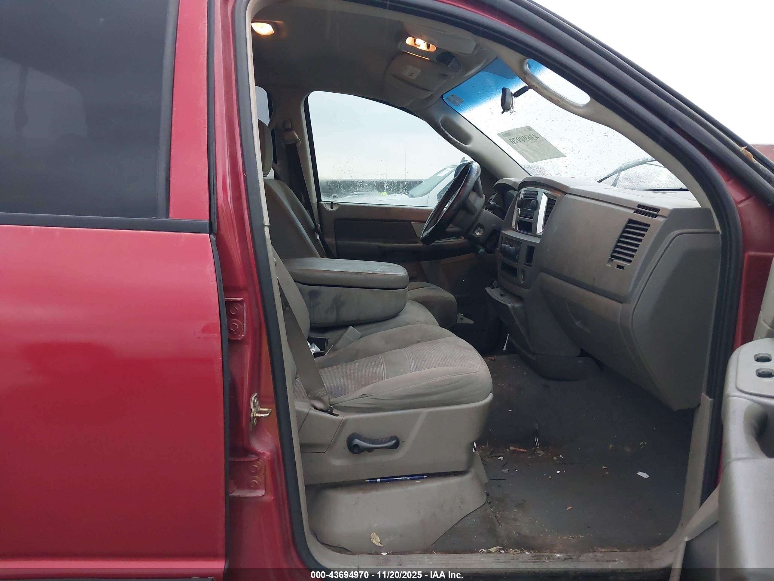 DODGE RAM image 5