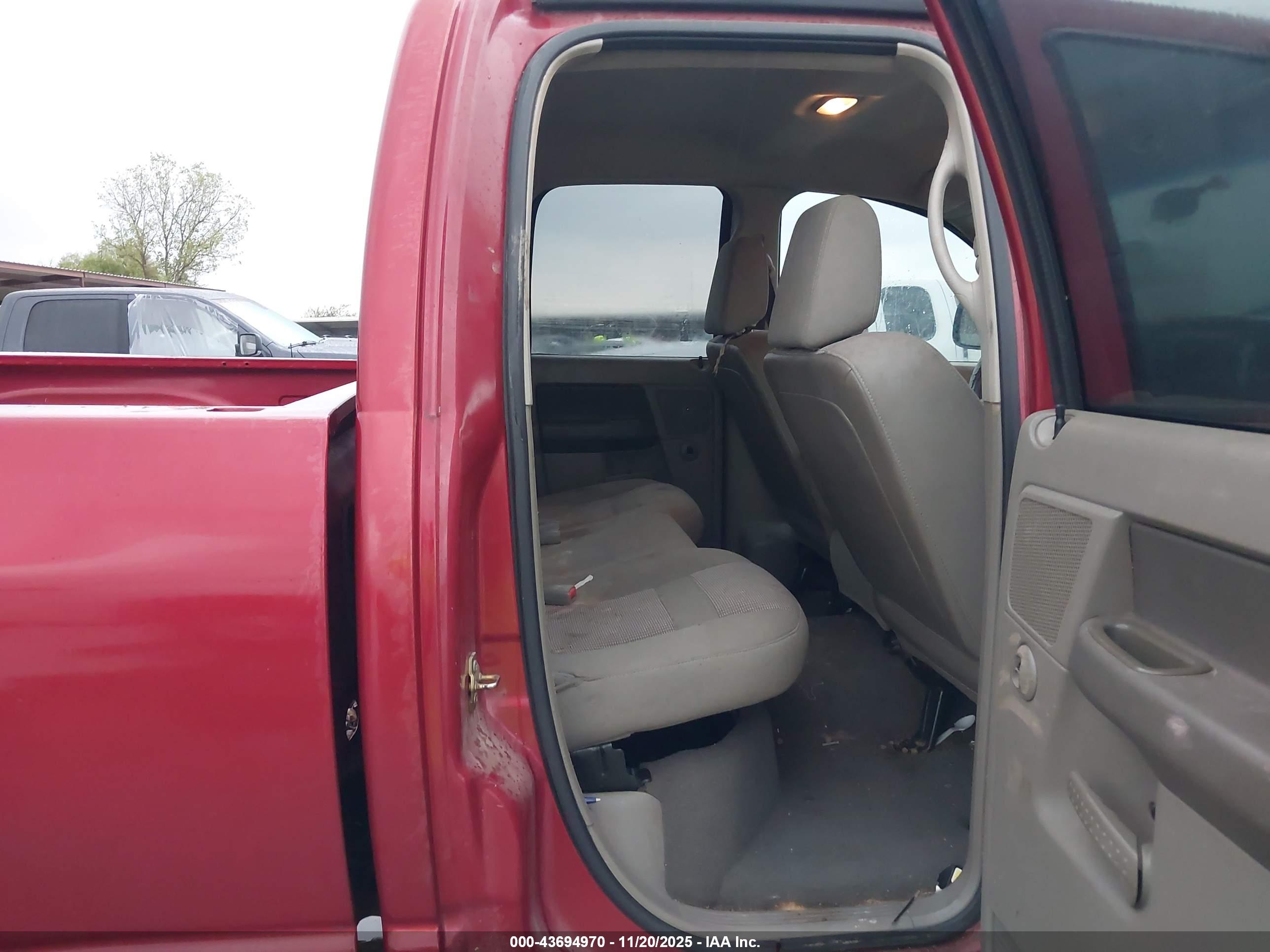 DODGE RAM image 8