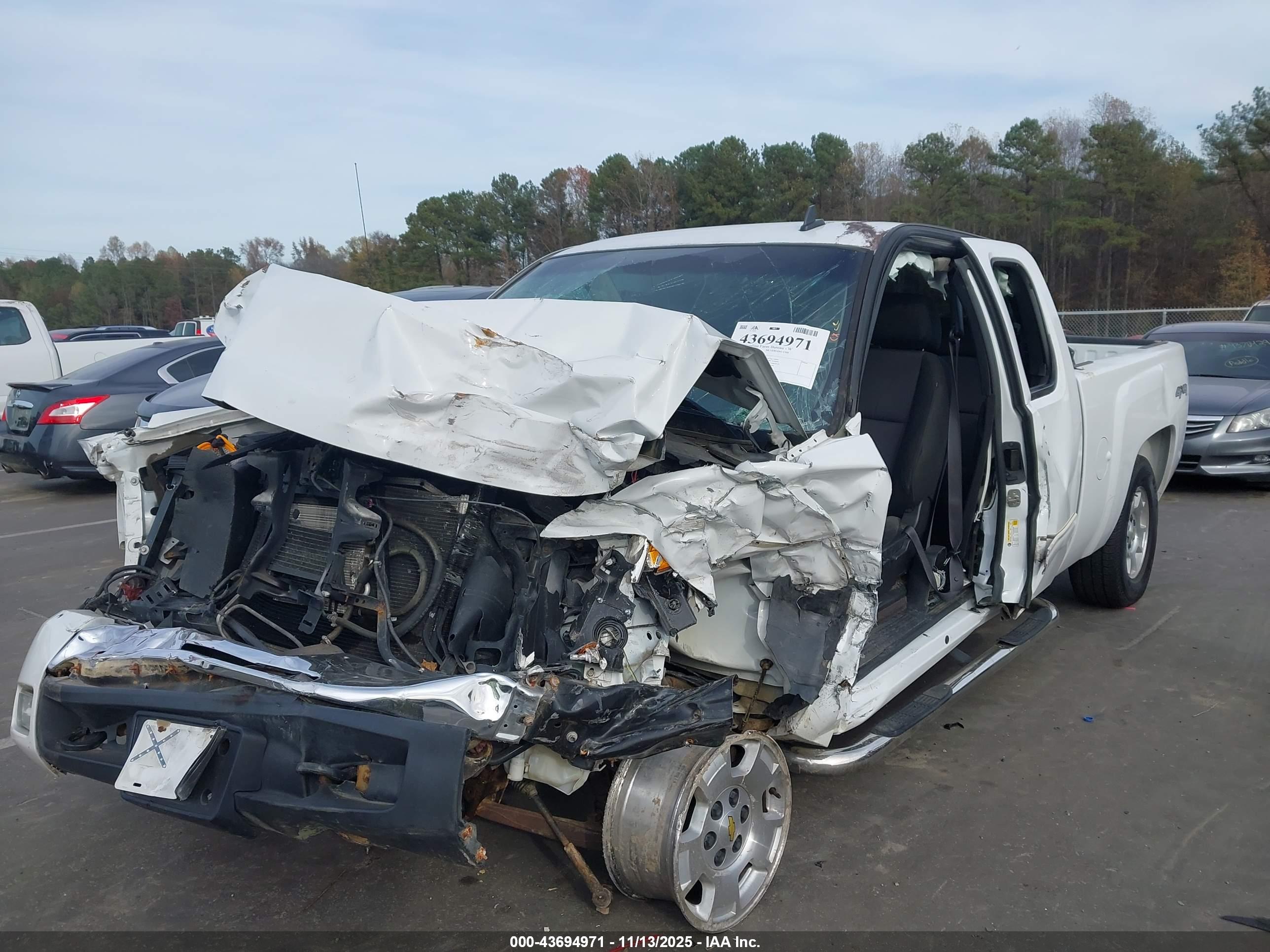 CHEVROLET SILVERADO image 2