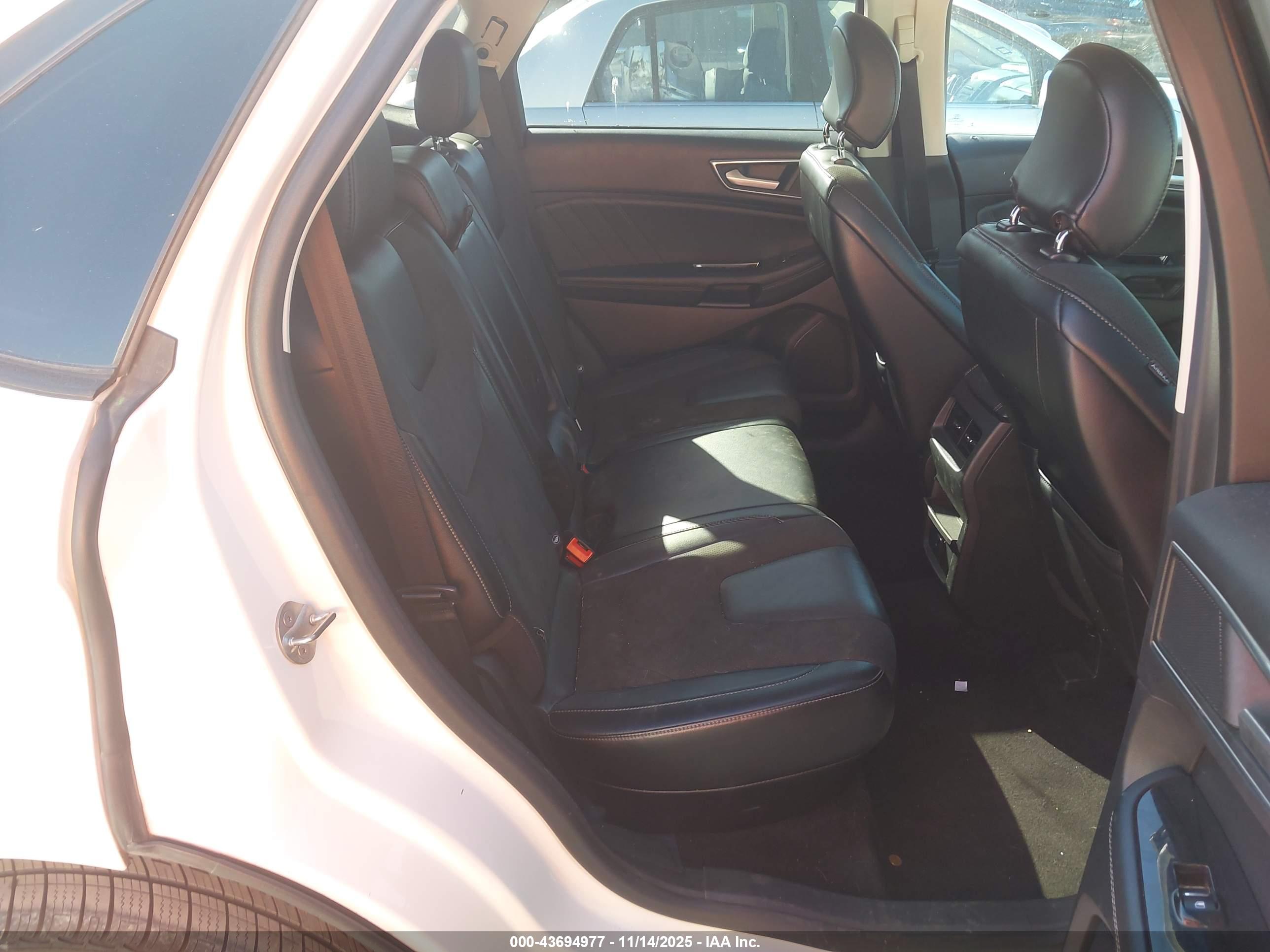 FORD EDGE image 8