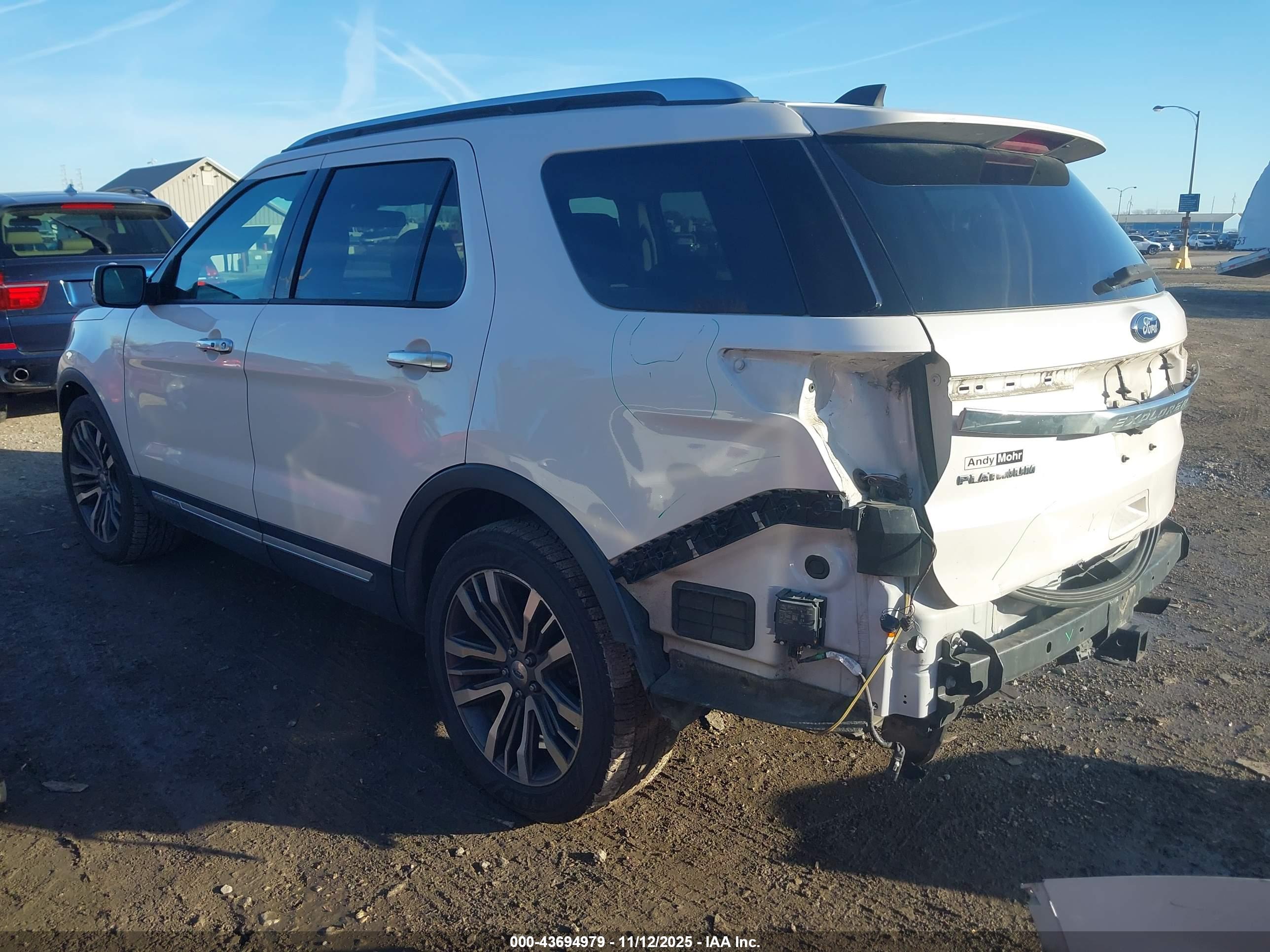 FORD EXPLORER image 3