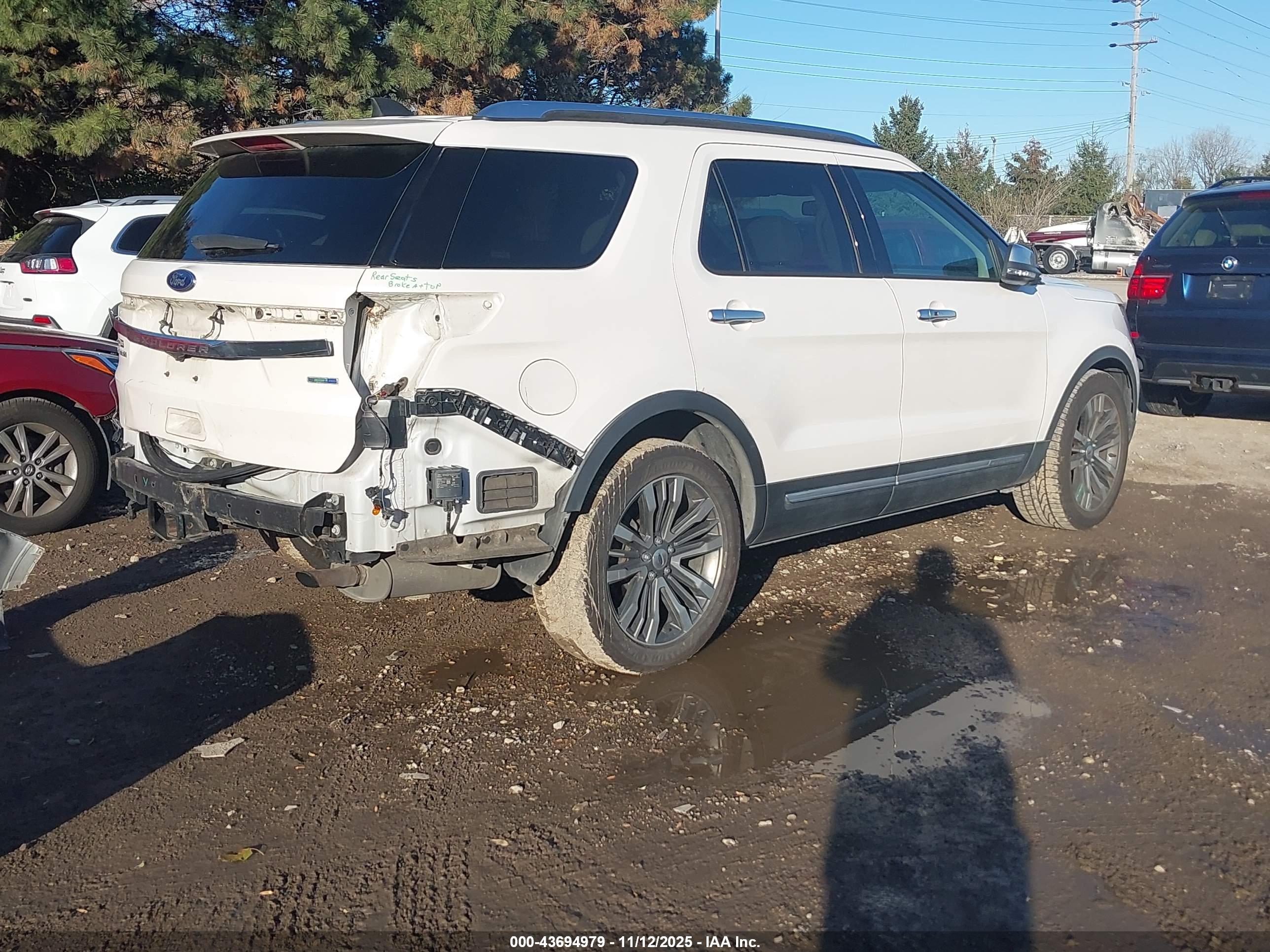 FORD EXPLORER image 4