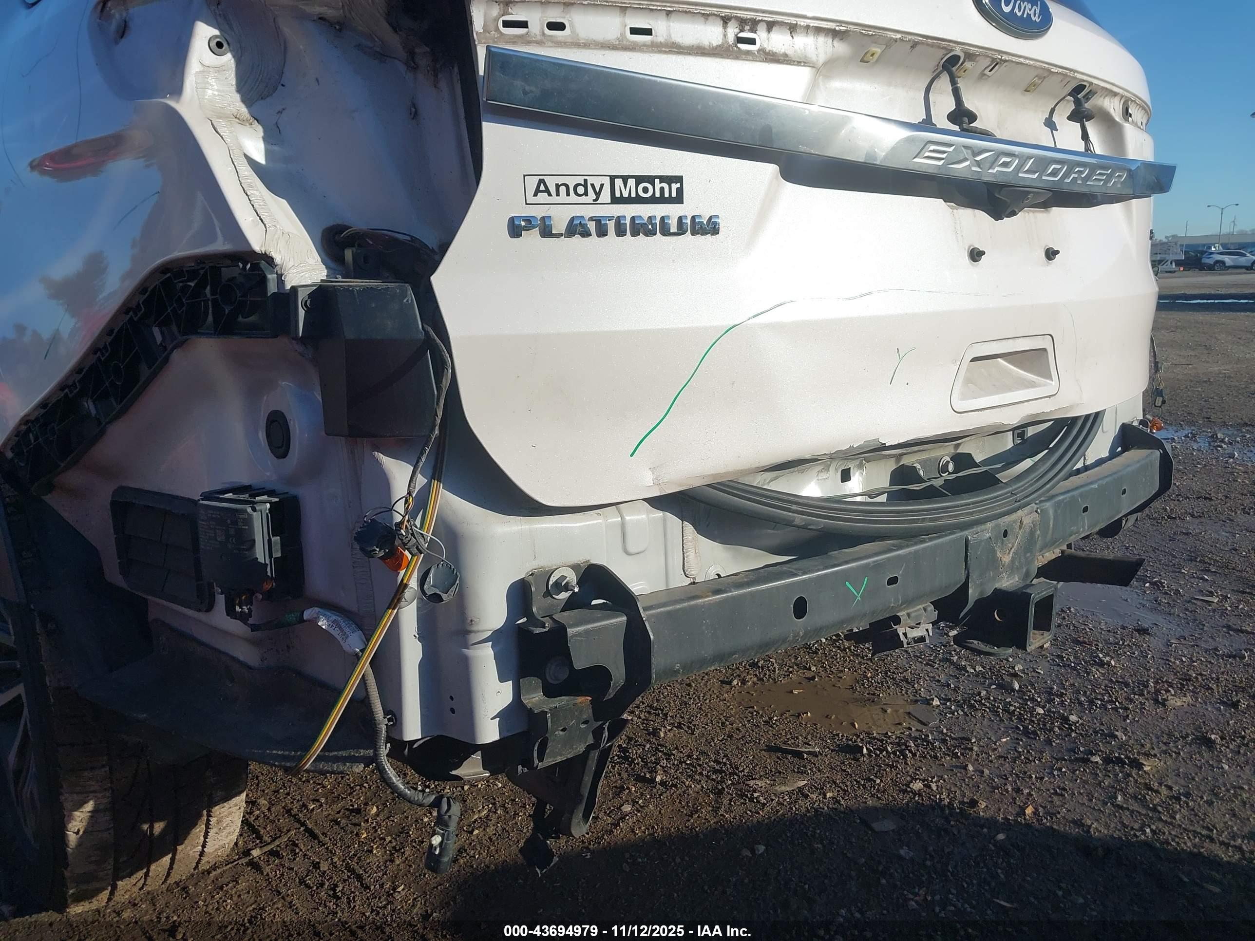 FORD EXPLORER image 6