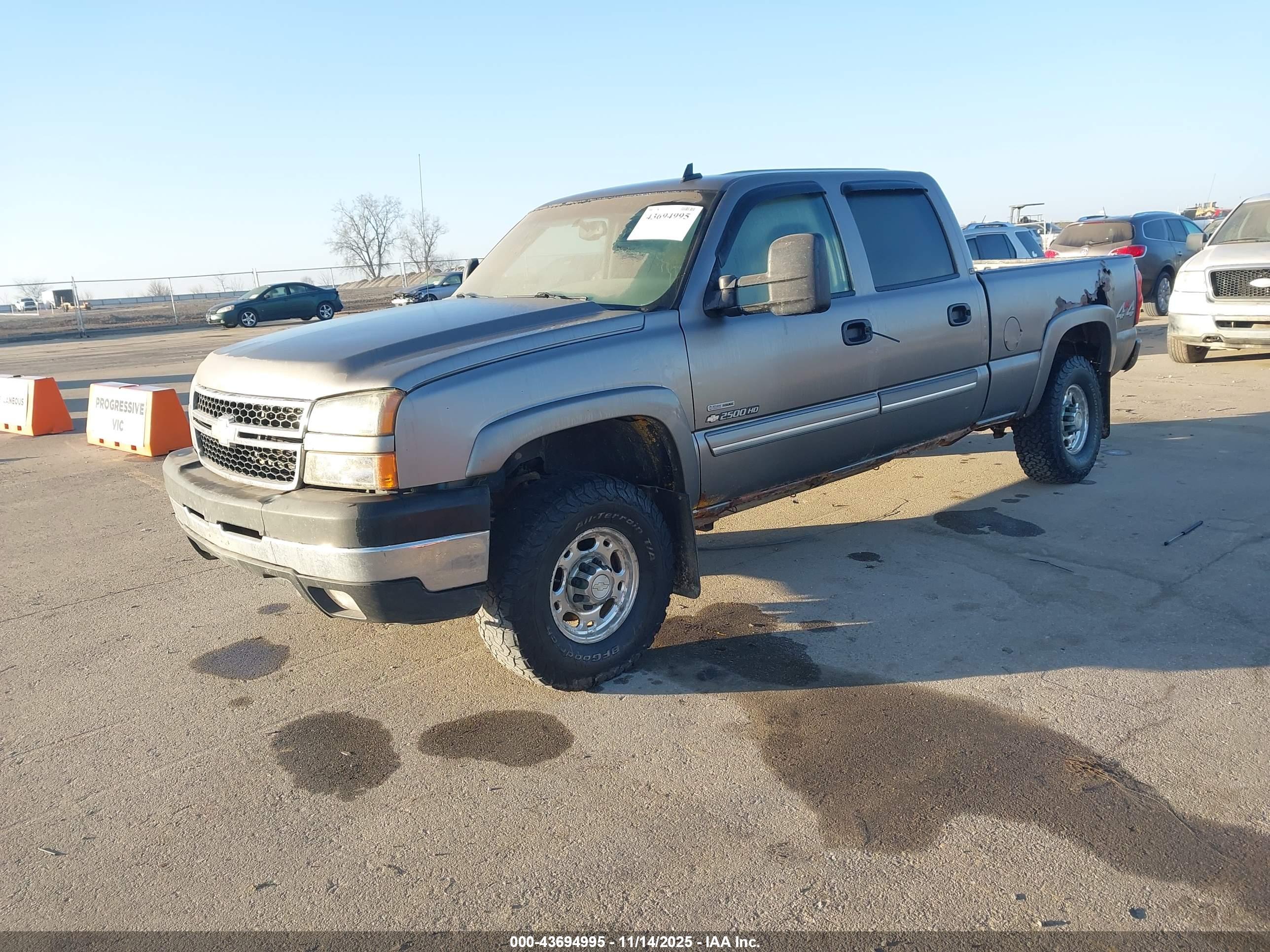 CHEVROLET SILVERADO image 2