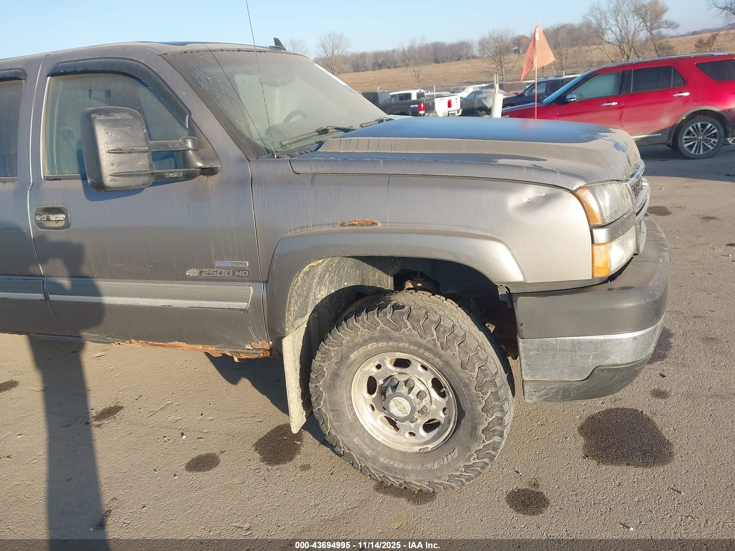 CHEVROLET SILVERADO image 6