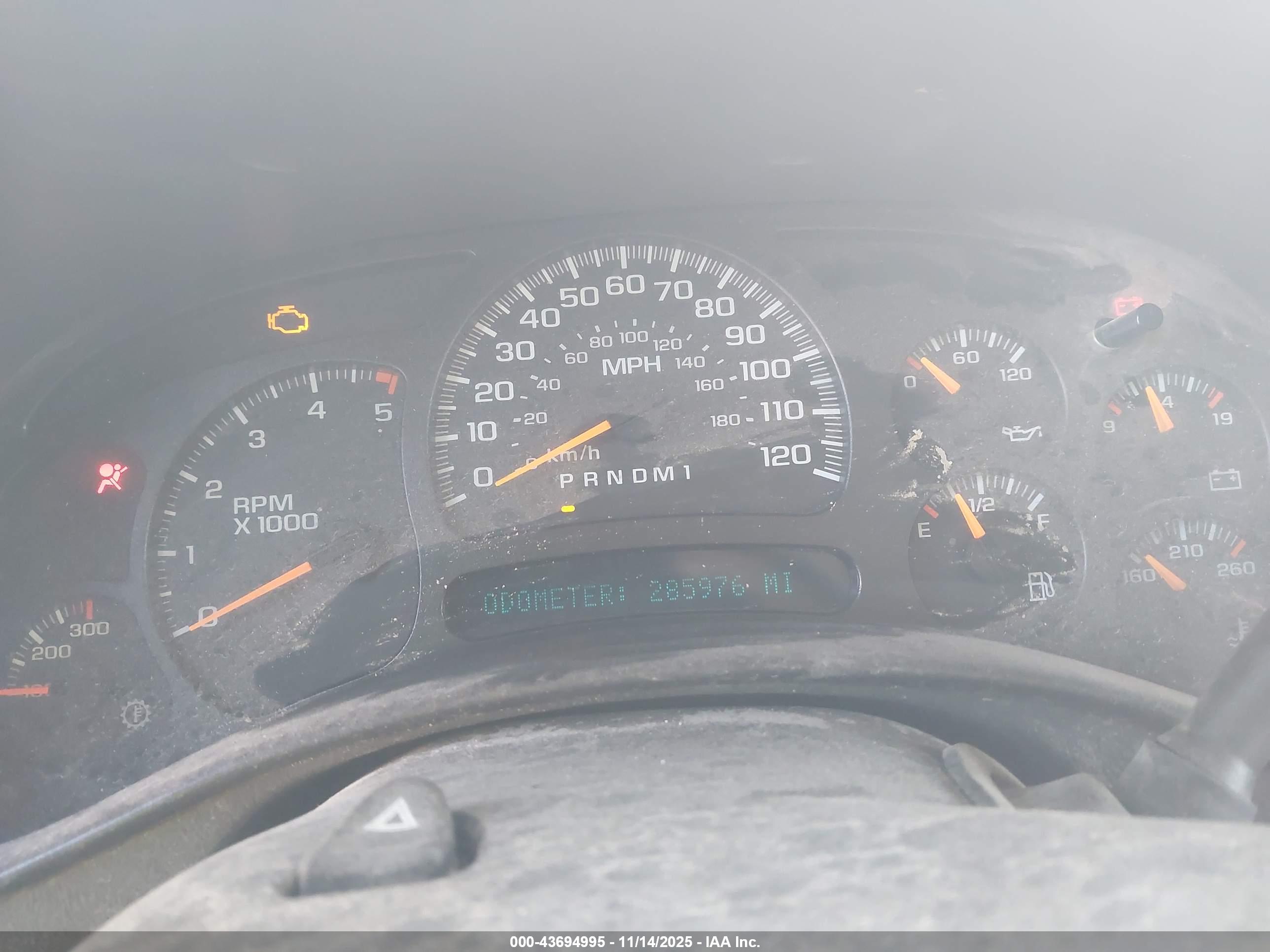 CHEVROLET SILVERADO image 7