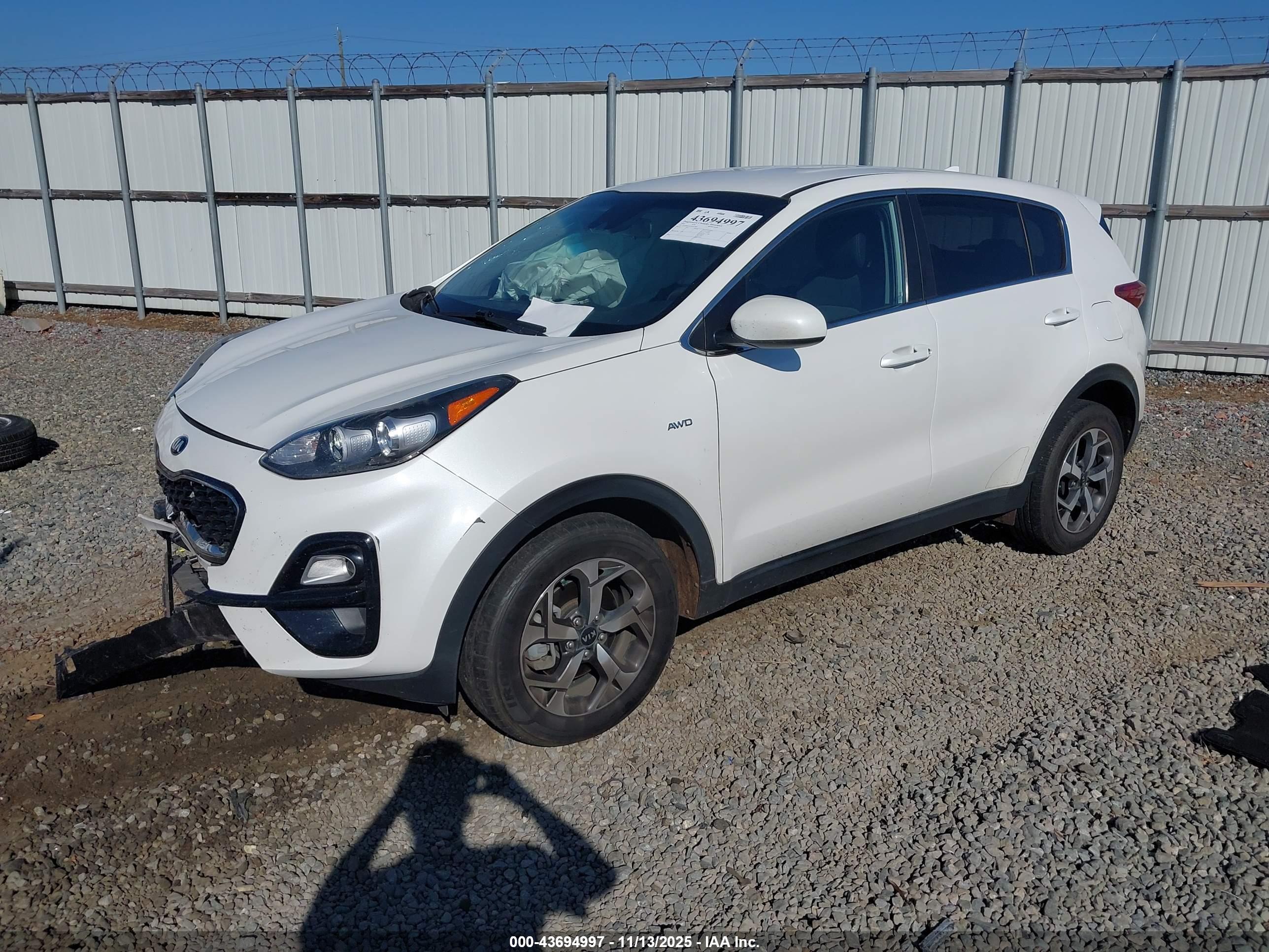 KIA SPORTAGE image 2