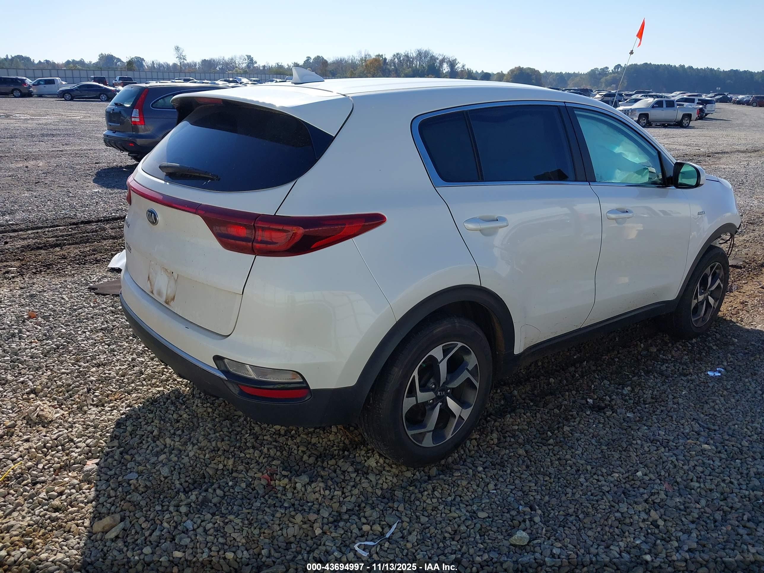 KIA SPORTAGE image 4