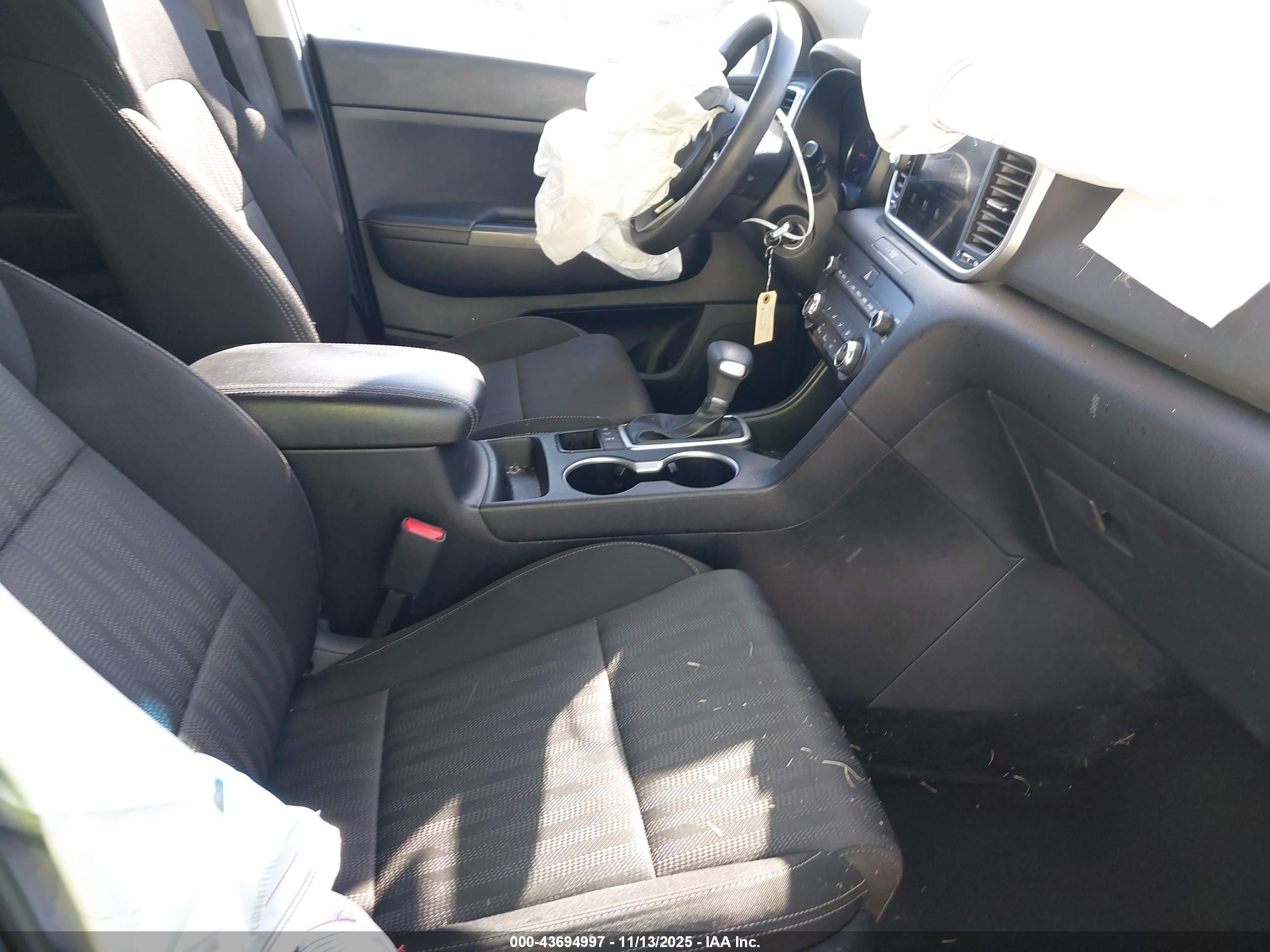 KIA SPORTAGE image 5