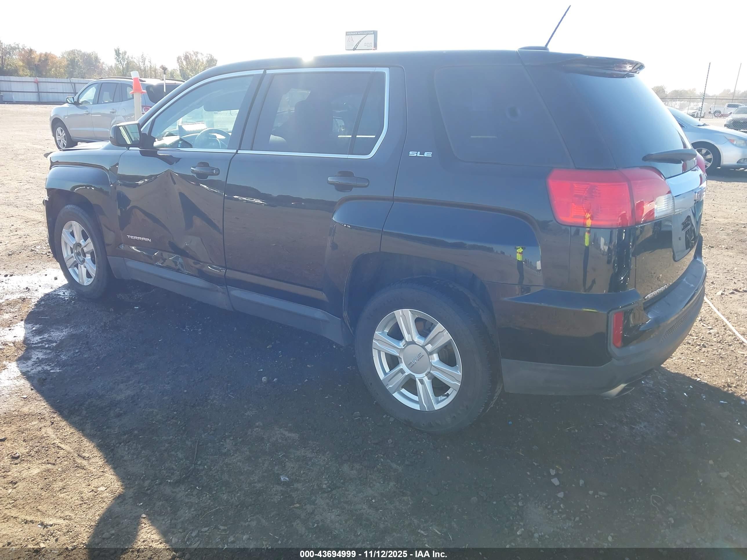 GMC TERRAIN image 3