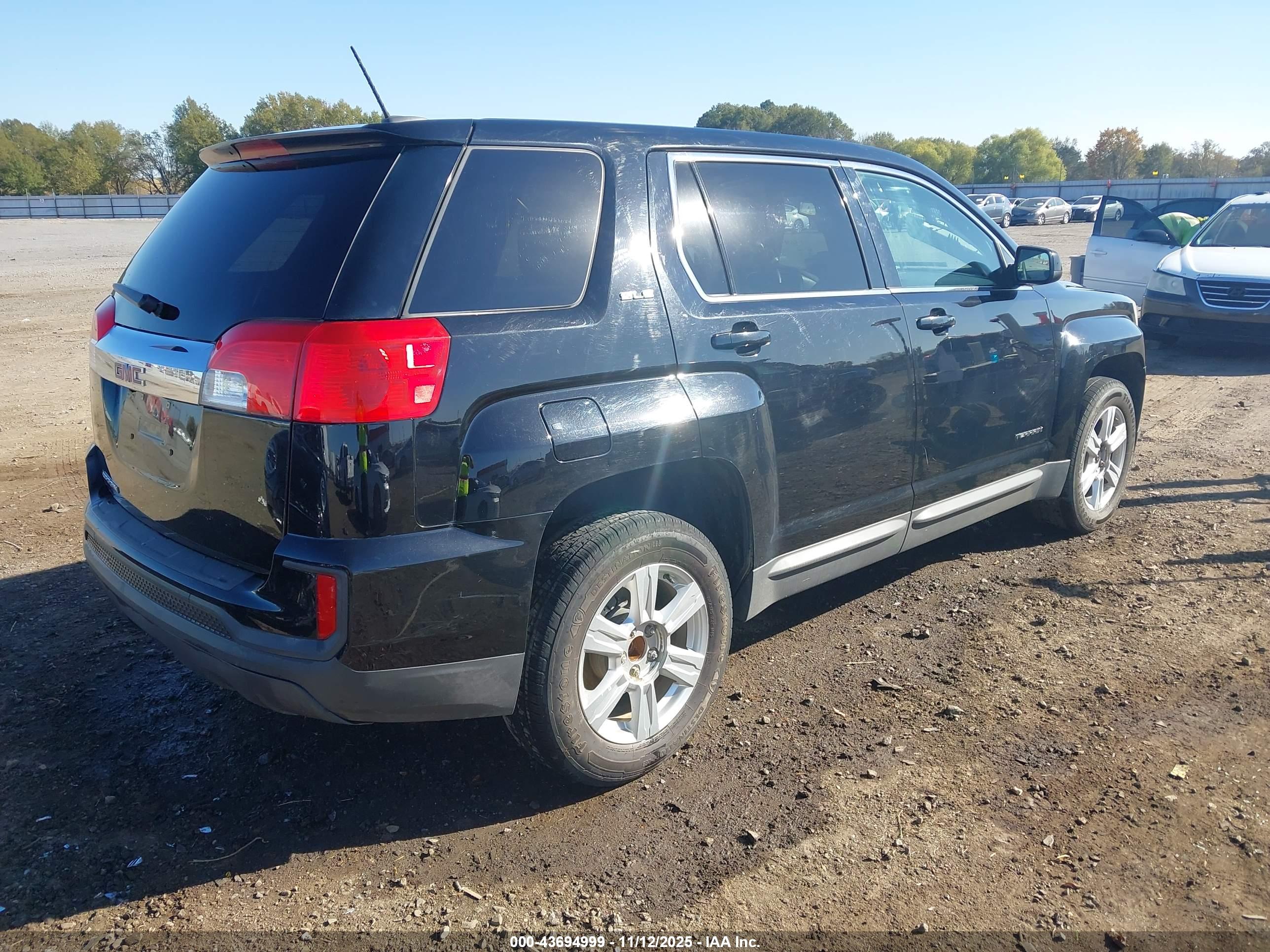 GMC TERRAIN image 4
