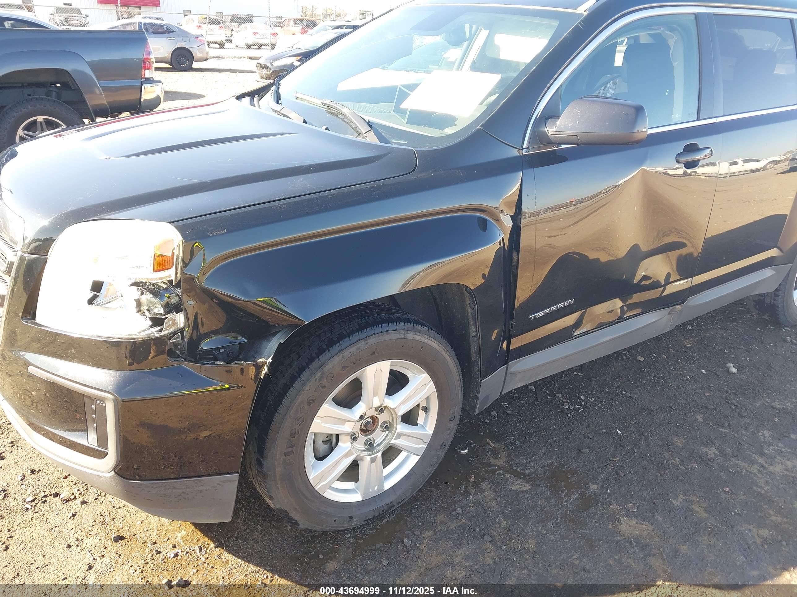 GMC TERRAIN image 6