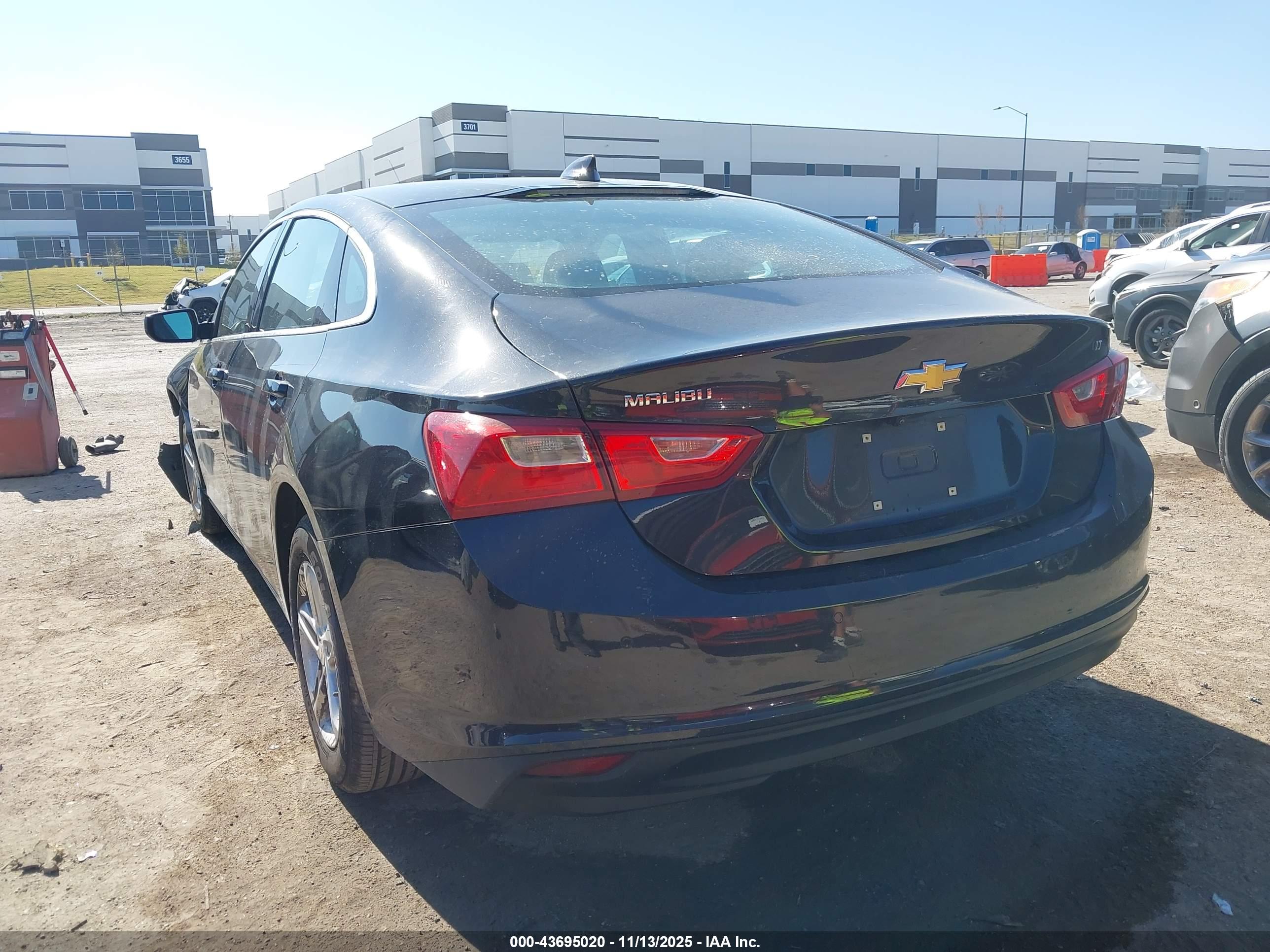 CHEVROLET MALIBU image 3