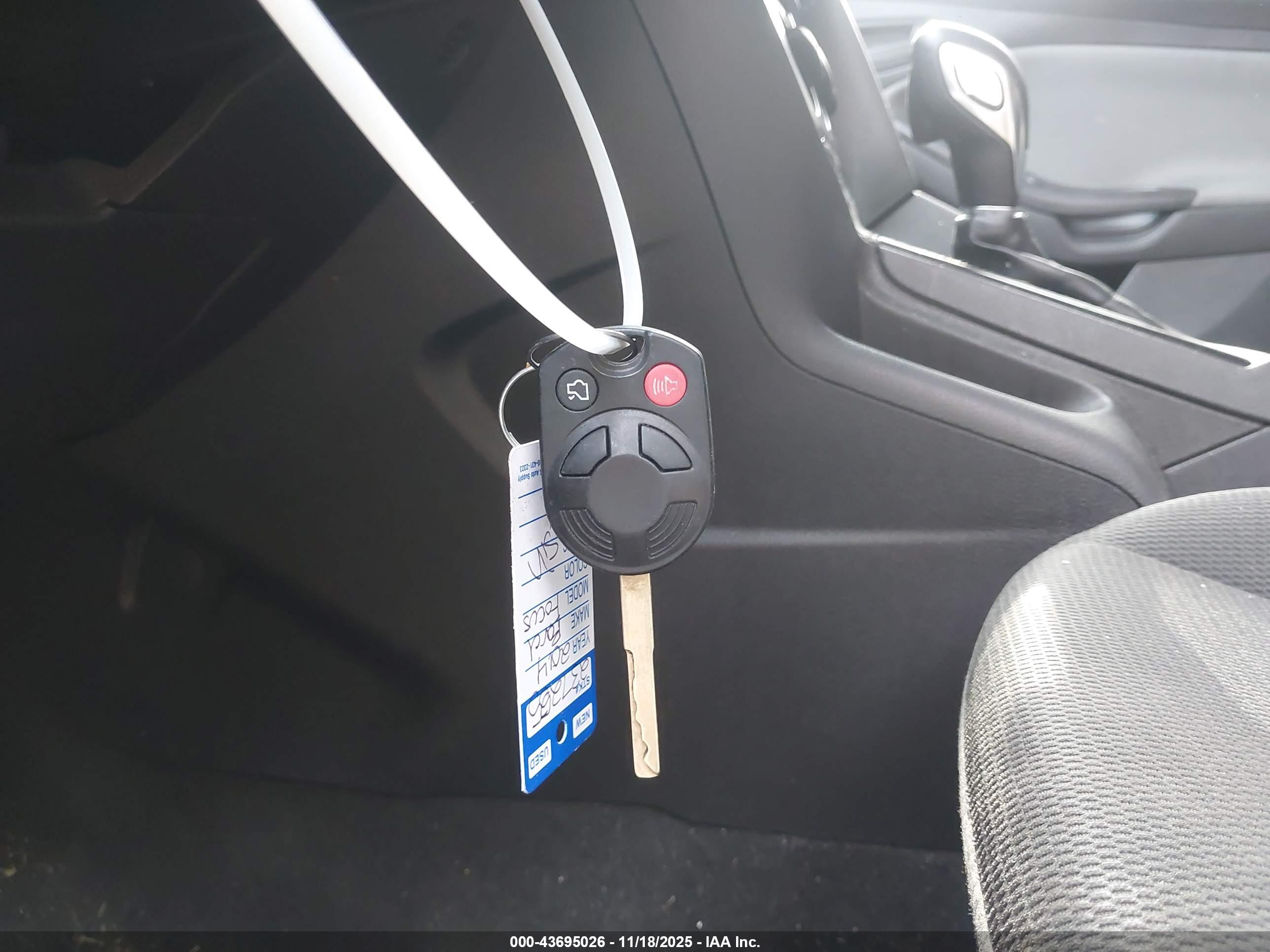 FORD FOCUS image 11