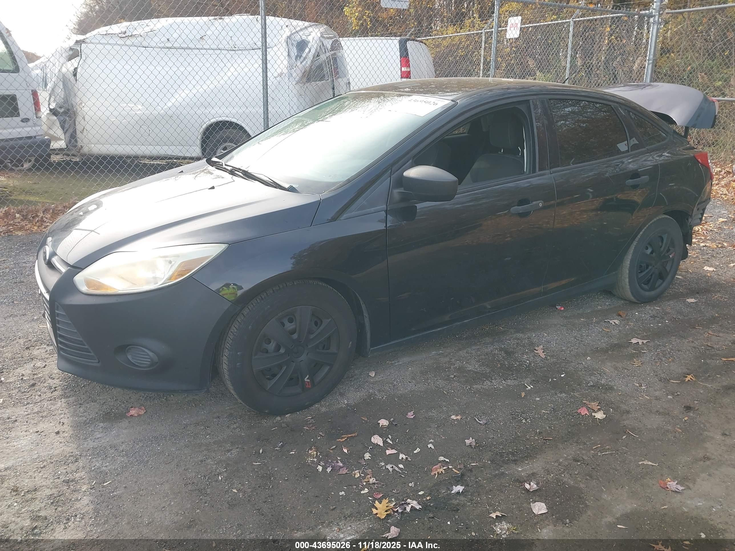 FORD FOCUS image 2
