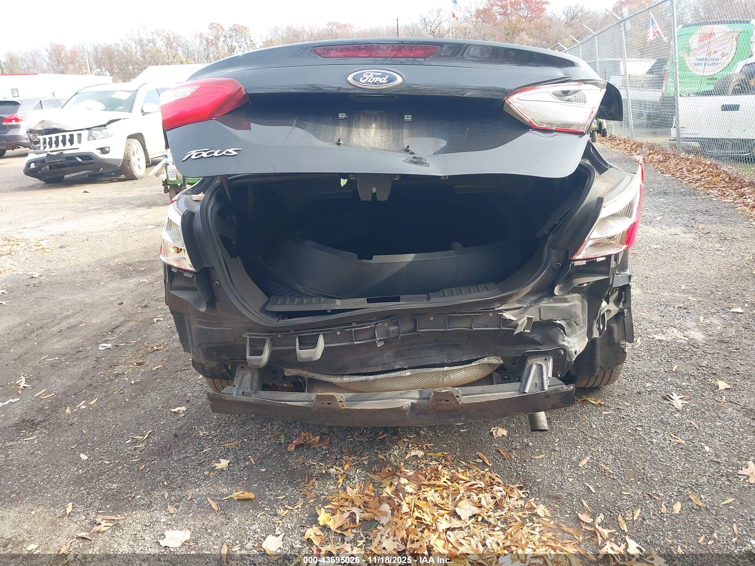 FORD FOCUS image 6