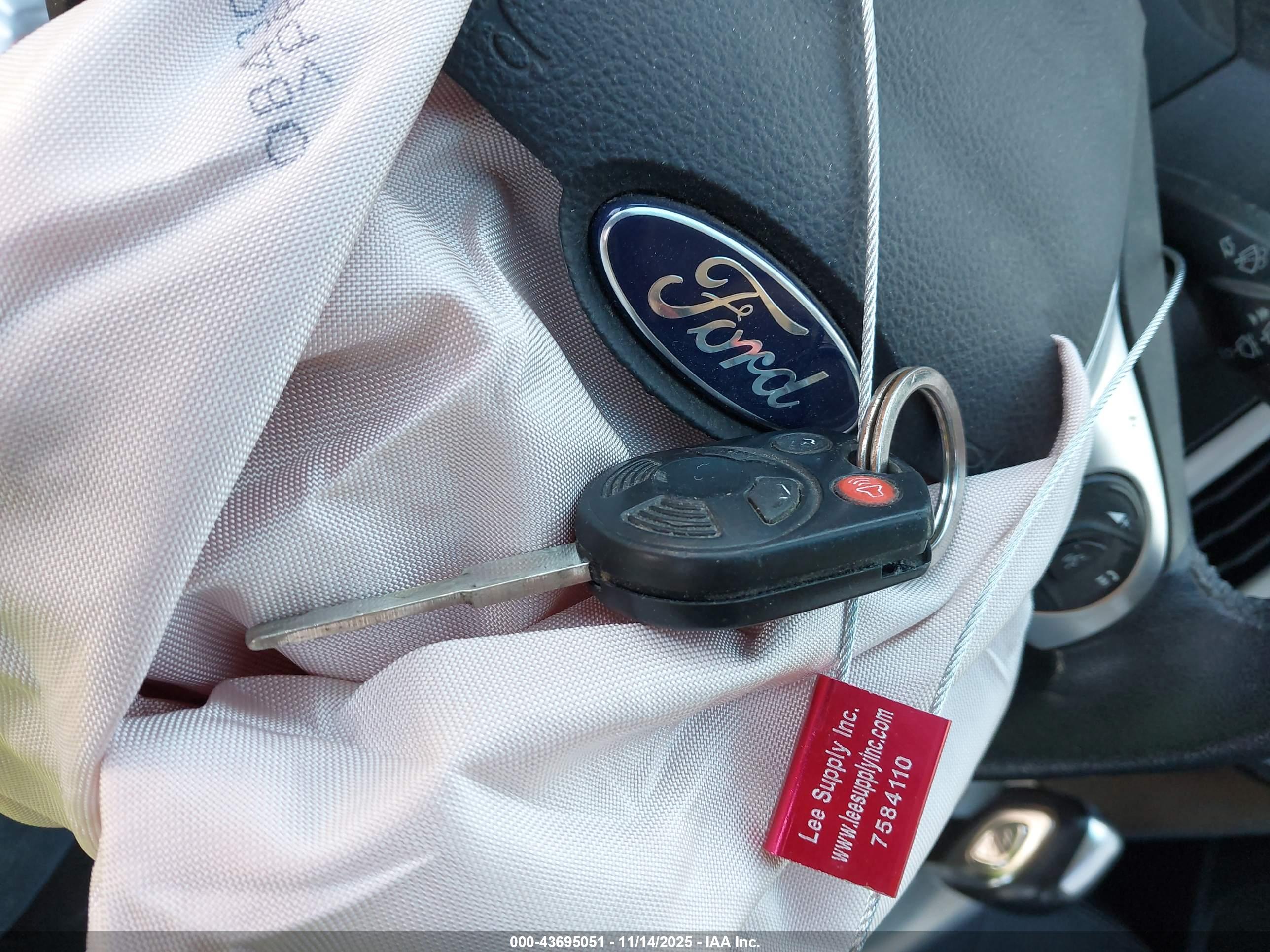 FORD FOCUS image 11