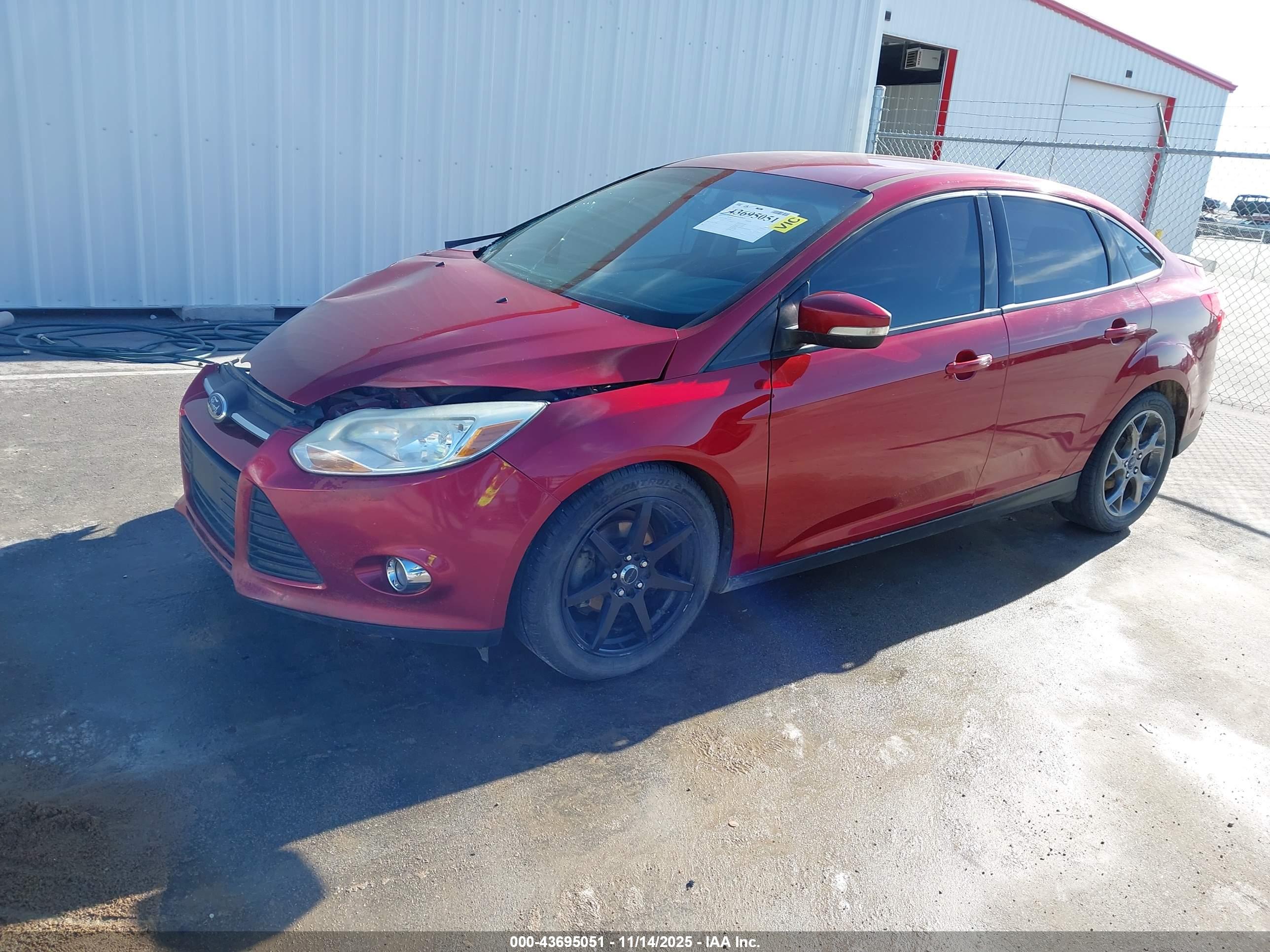 FORD FOCUS image 2