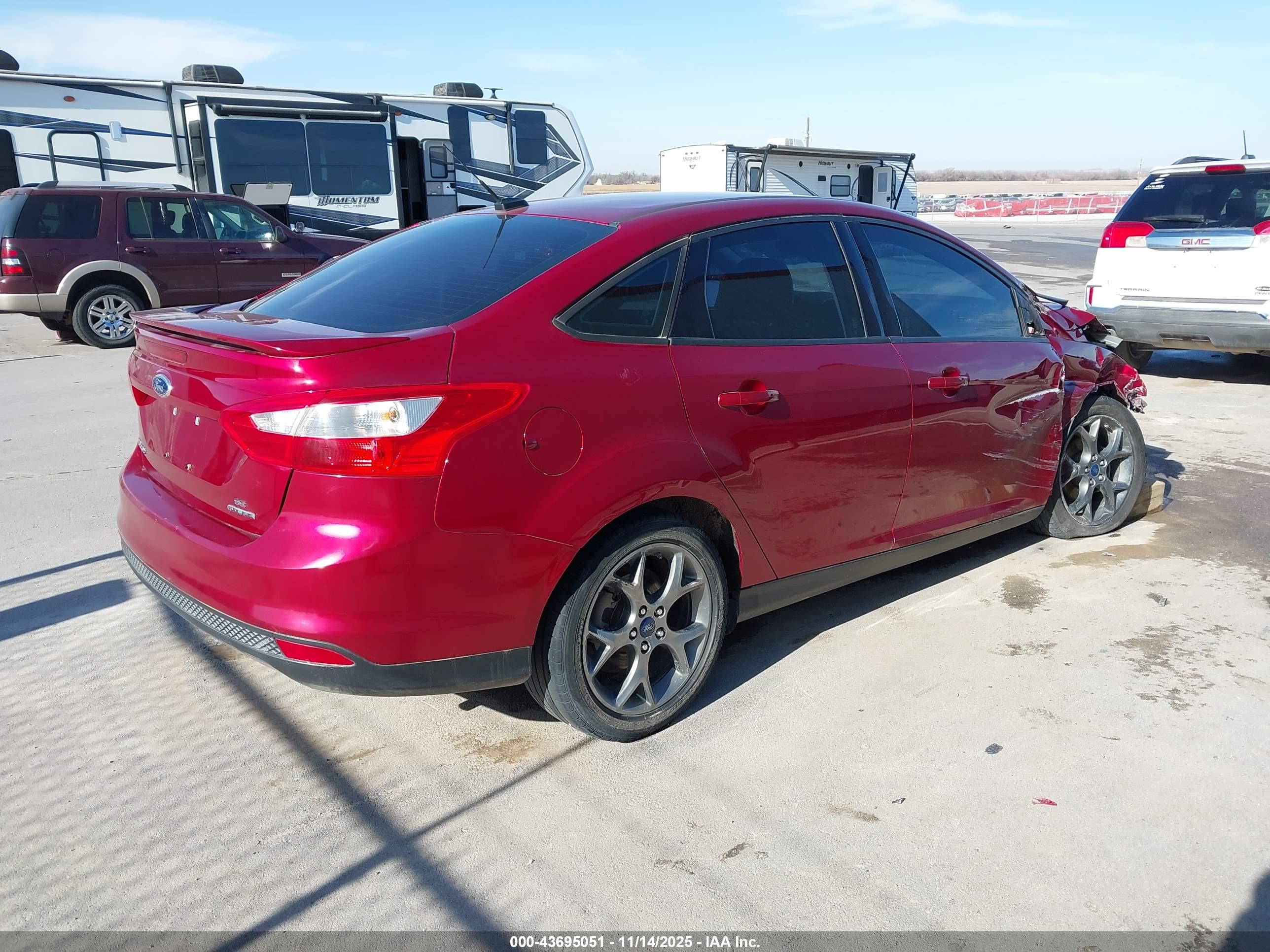 FORD FOCUS image 4