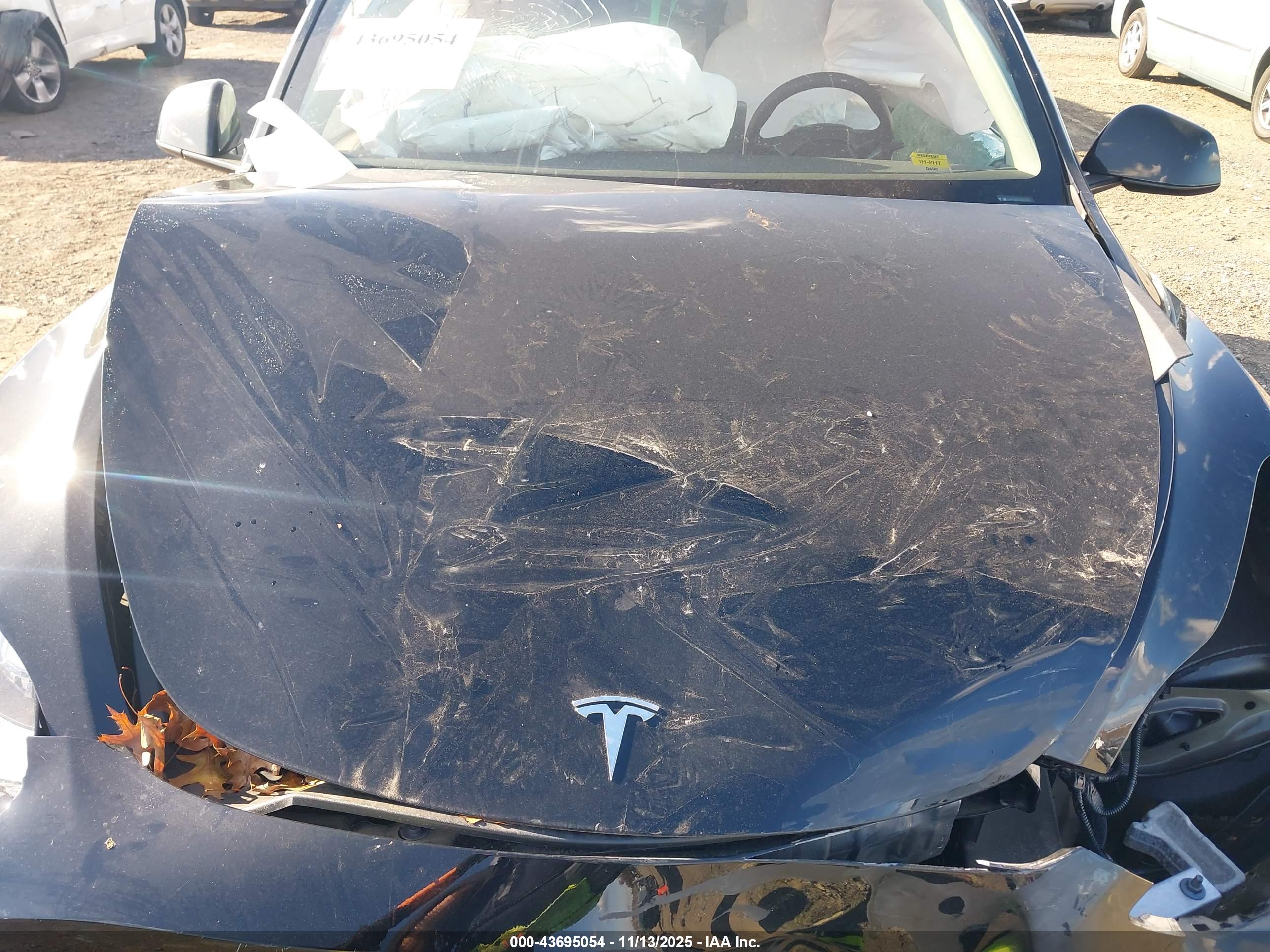 TESLA MODEL image 10