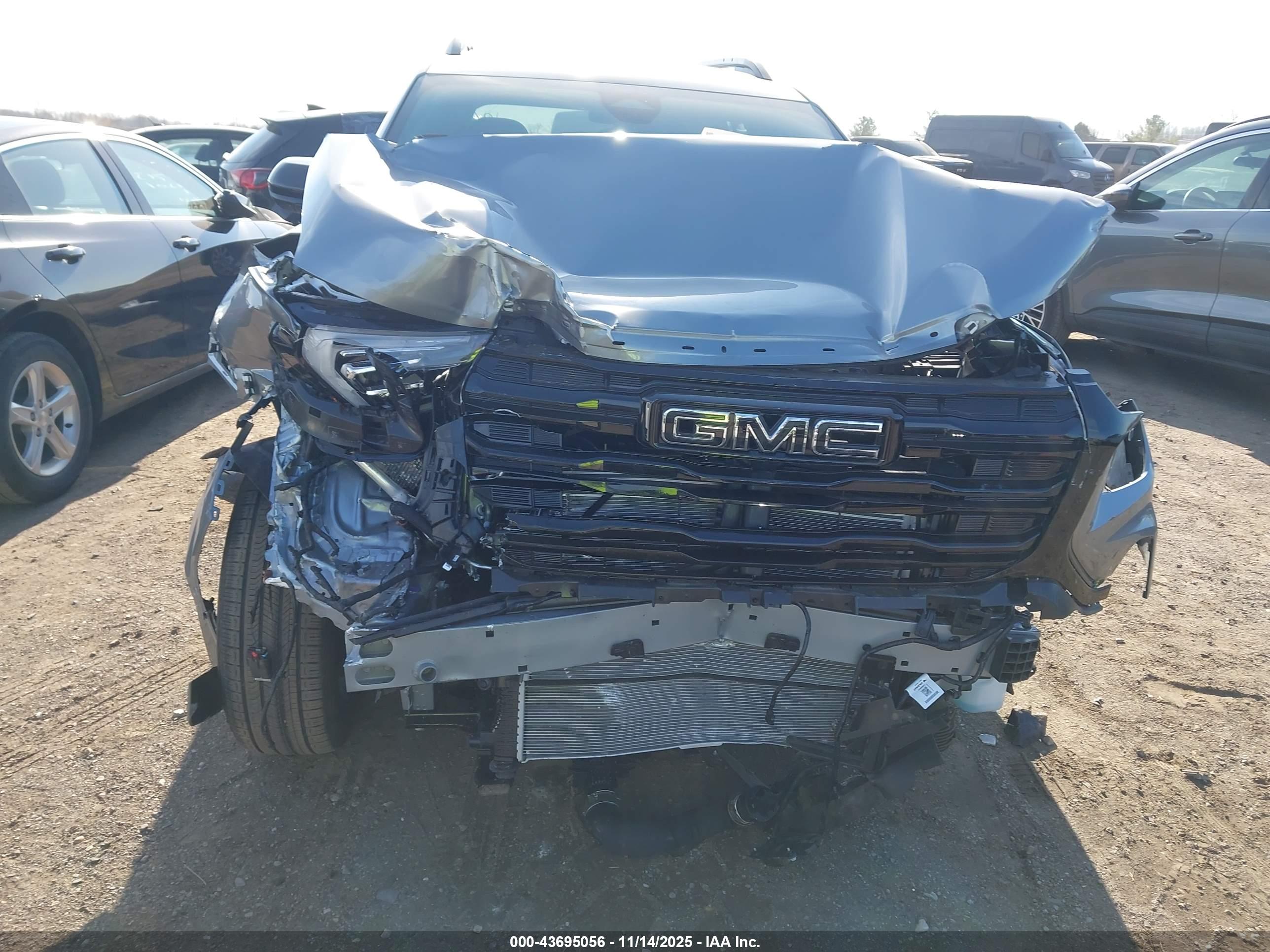 GMC TERRAIN image 6