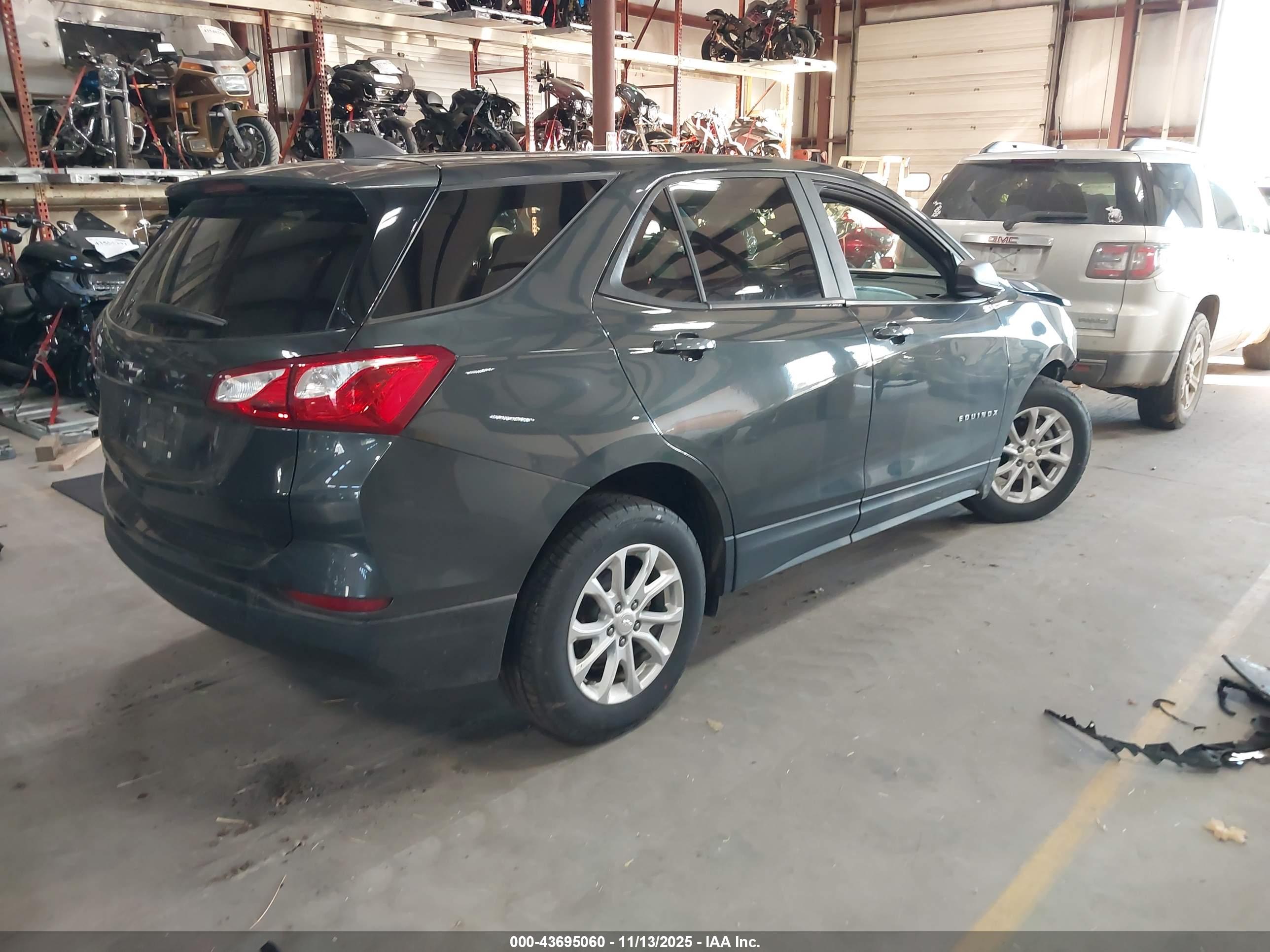 CHEVROLET EQUINOX image 4