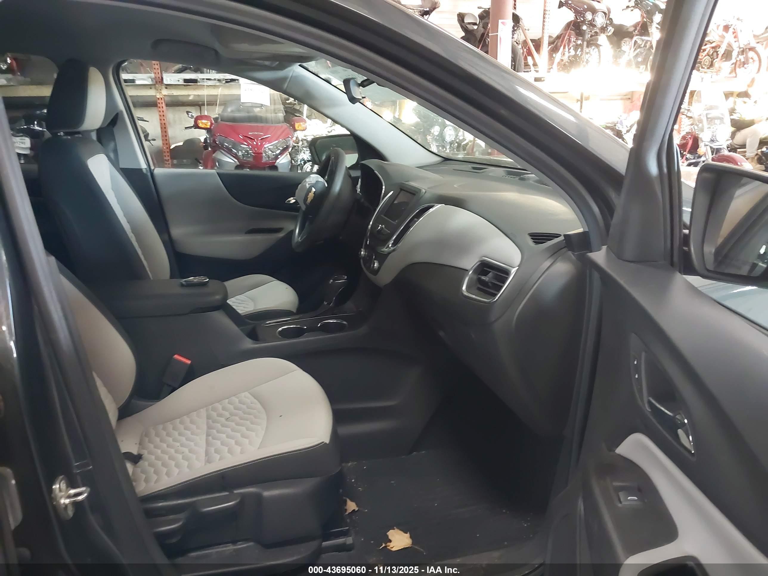 CHEVROLET EQUINOX image 5