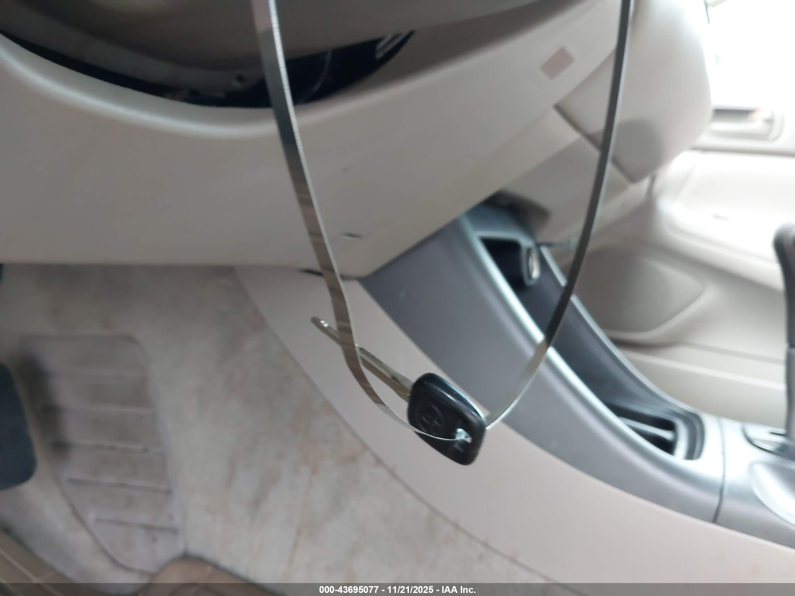 TOYOTA CAMRY image 11