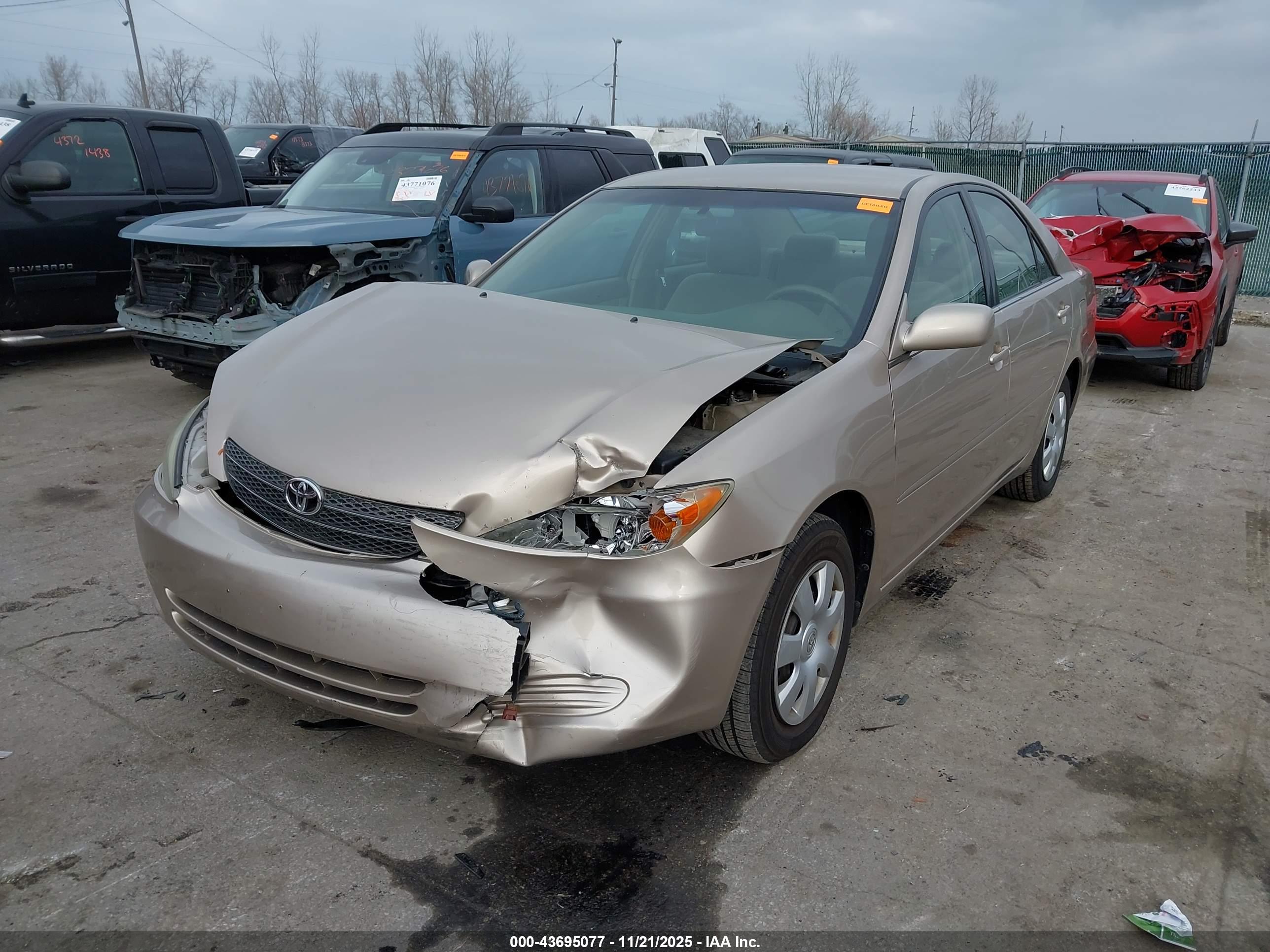 TOYOTA CAMRY image 2