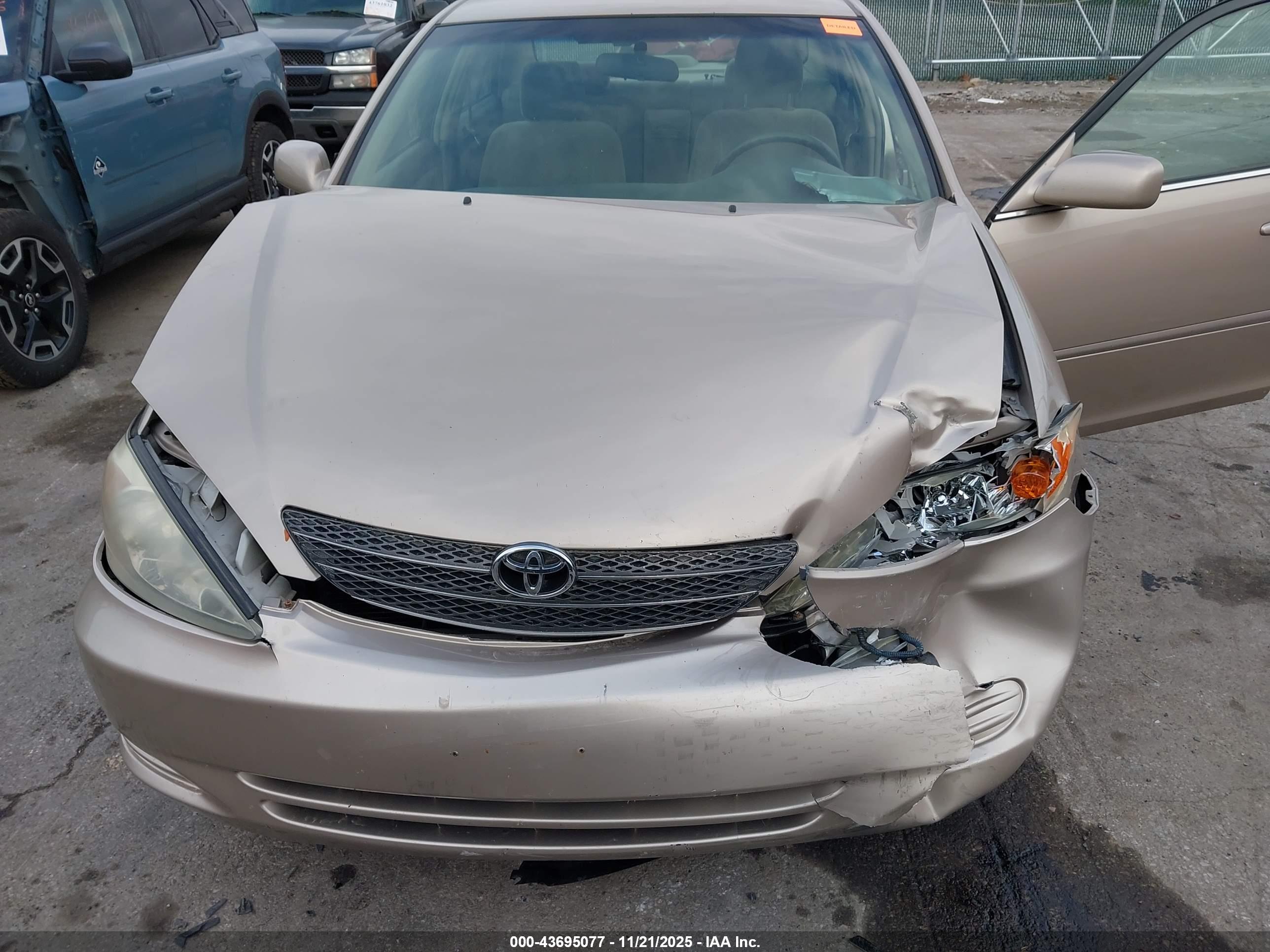 TOYOTA CAMRY image 6