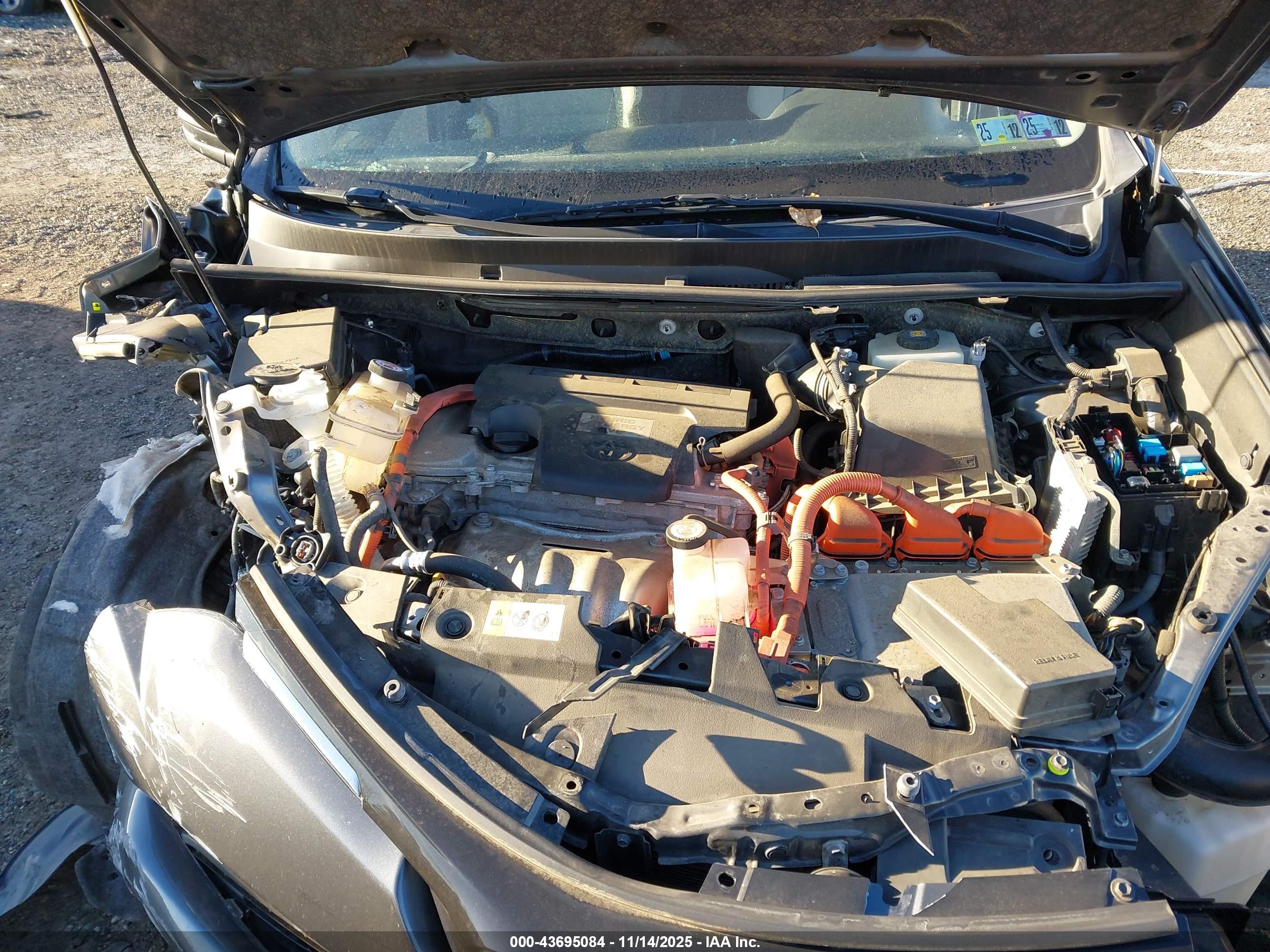TOYOTA RAV4 image 10