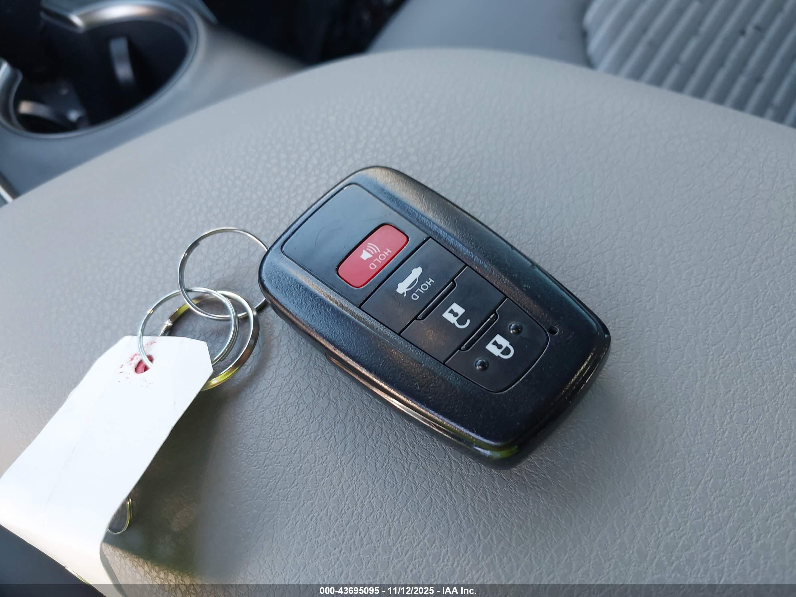 TOYOTA CAMRY image 11
