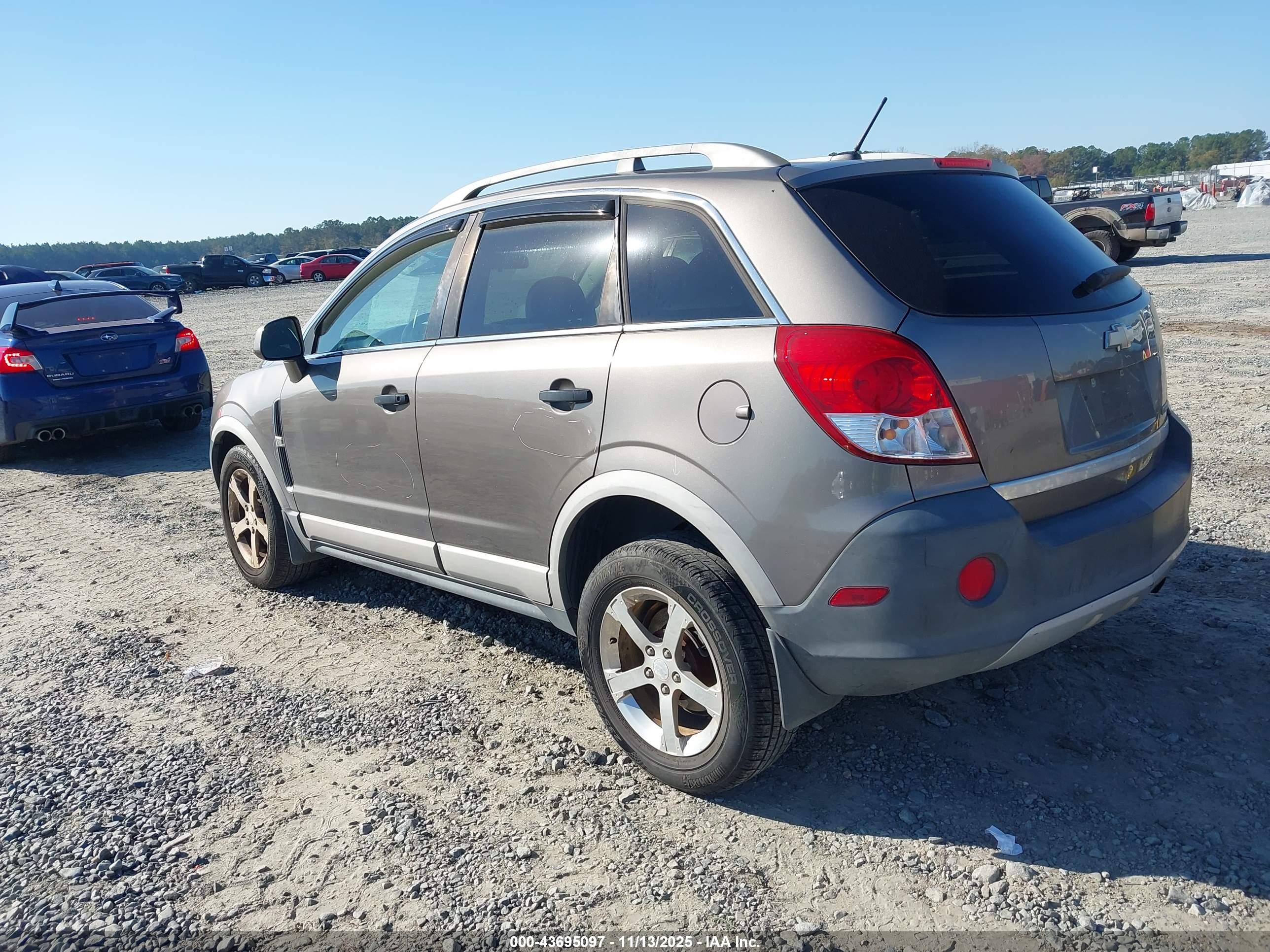 CHEVROLET CAPTIVA image 3