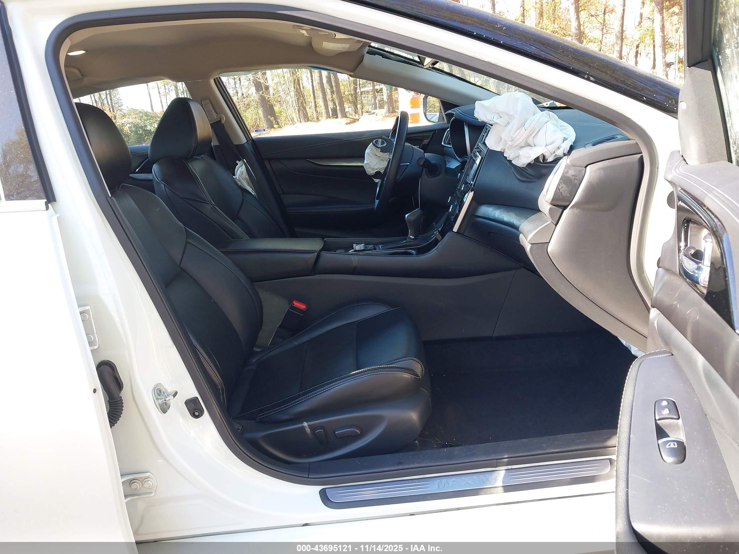 NISSAN MAXIMA image 5
