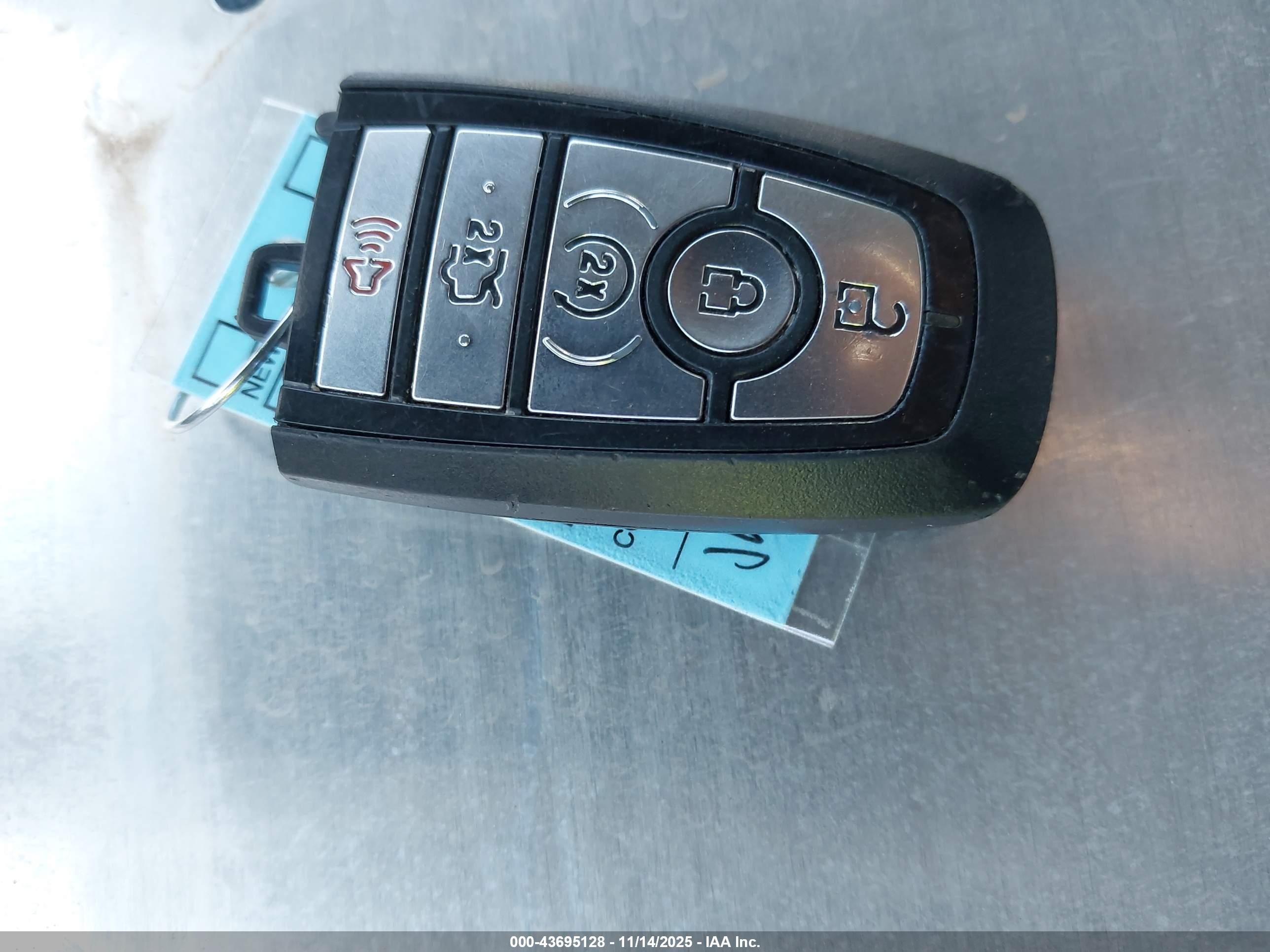 FORD FUSION image 11