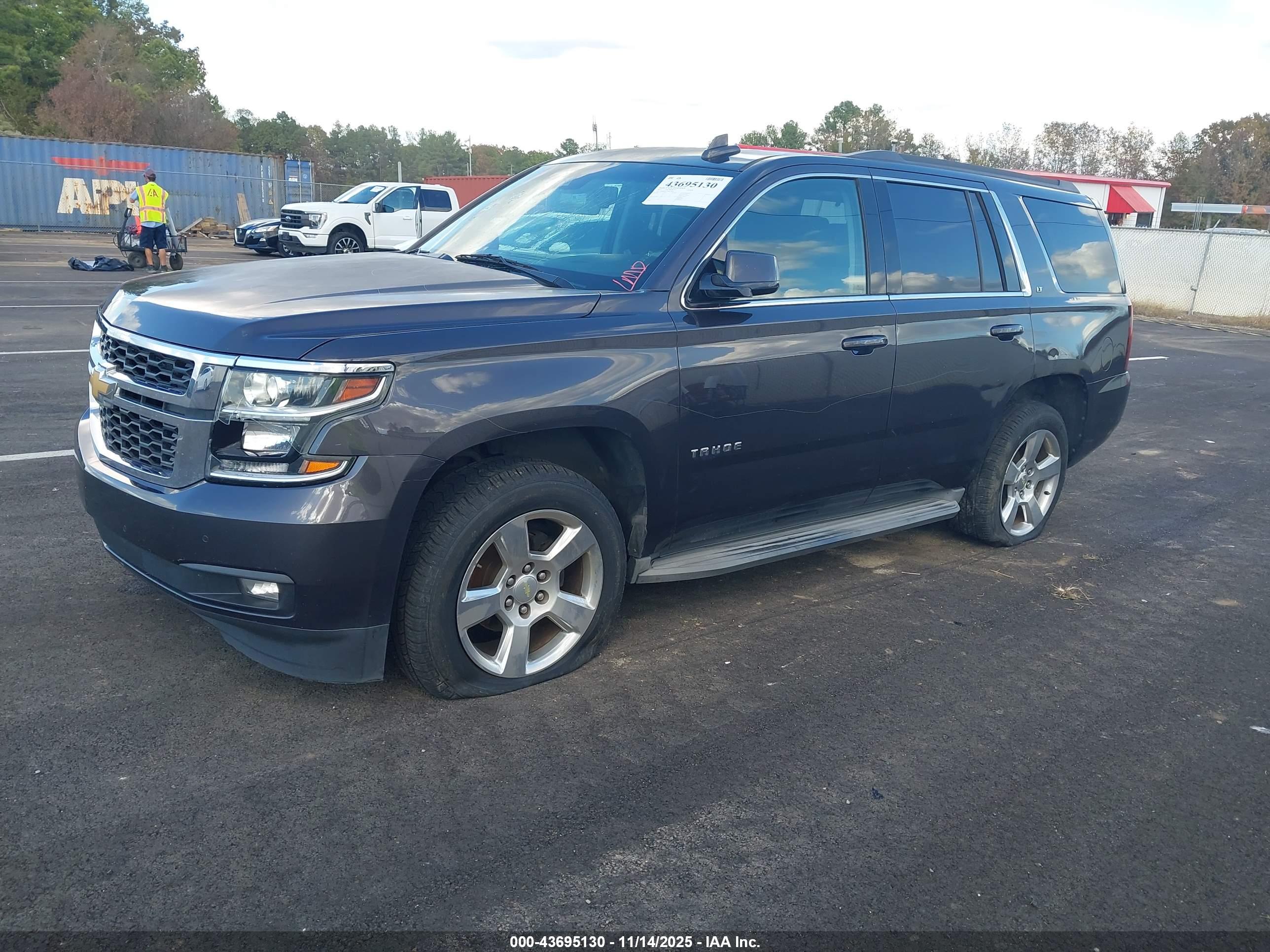 CHEVROLET TAHOE image 2