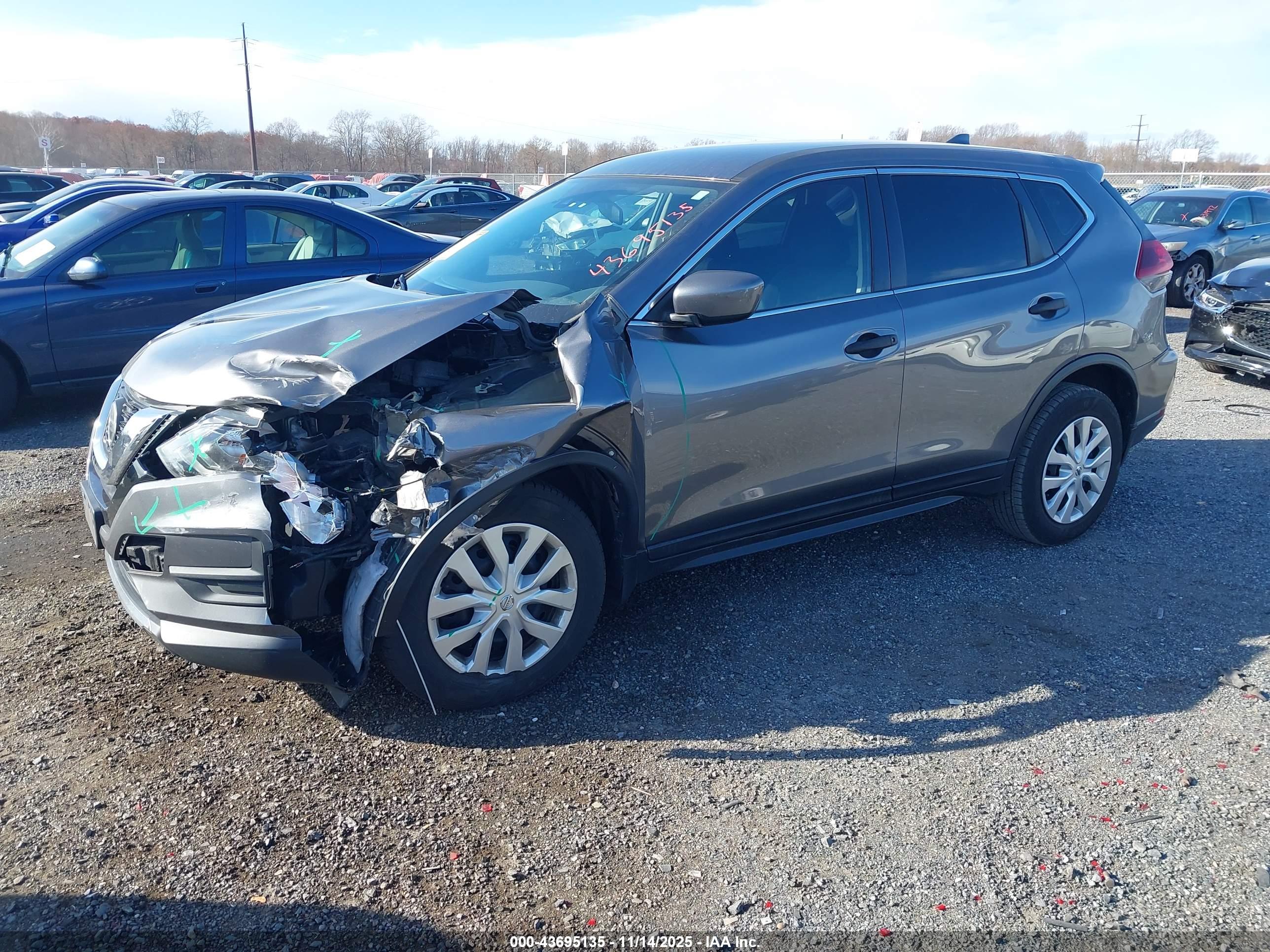 NISSAN ROGUE image 2