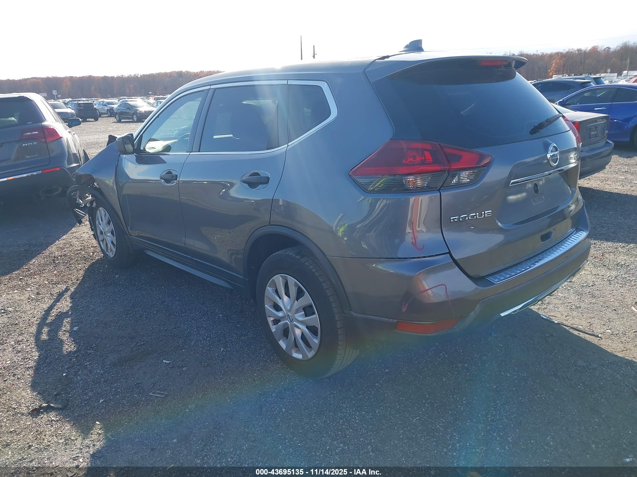 NISSAN ROGUE image 3