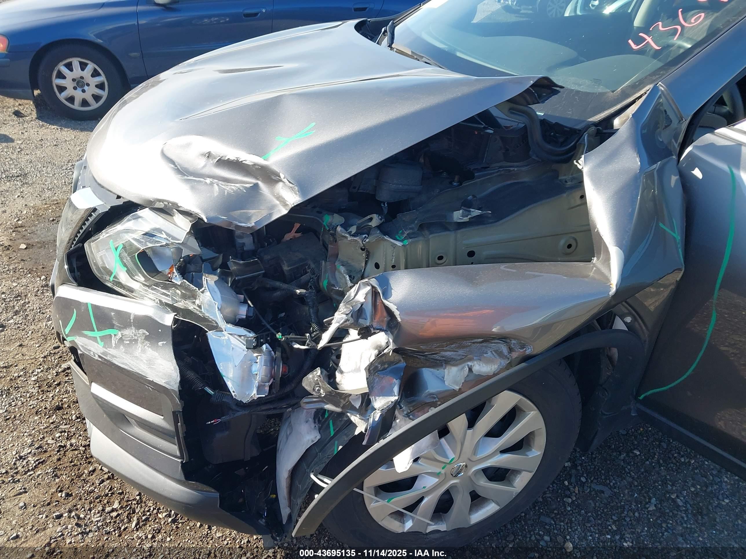 NISSAN ROGUE image 6