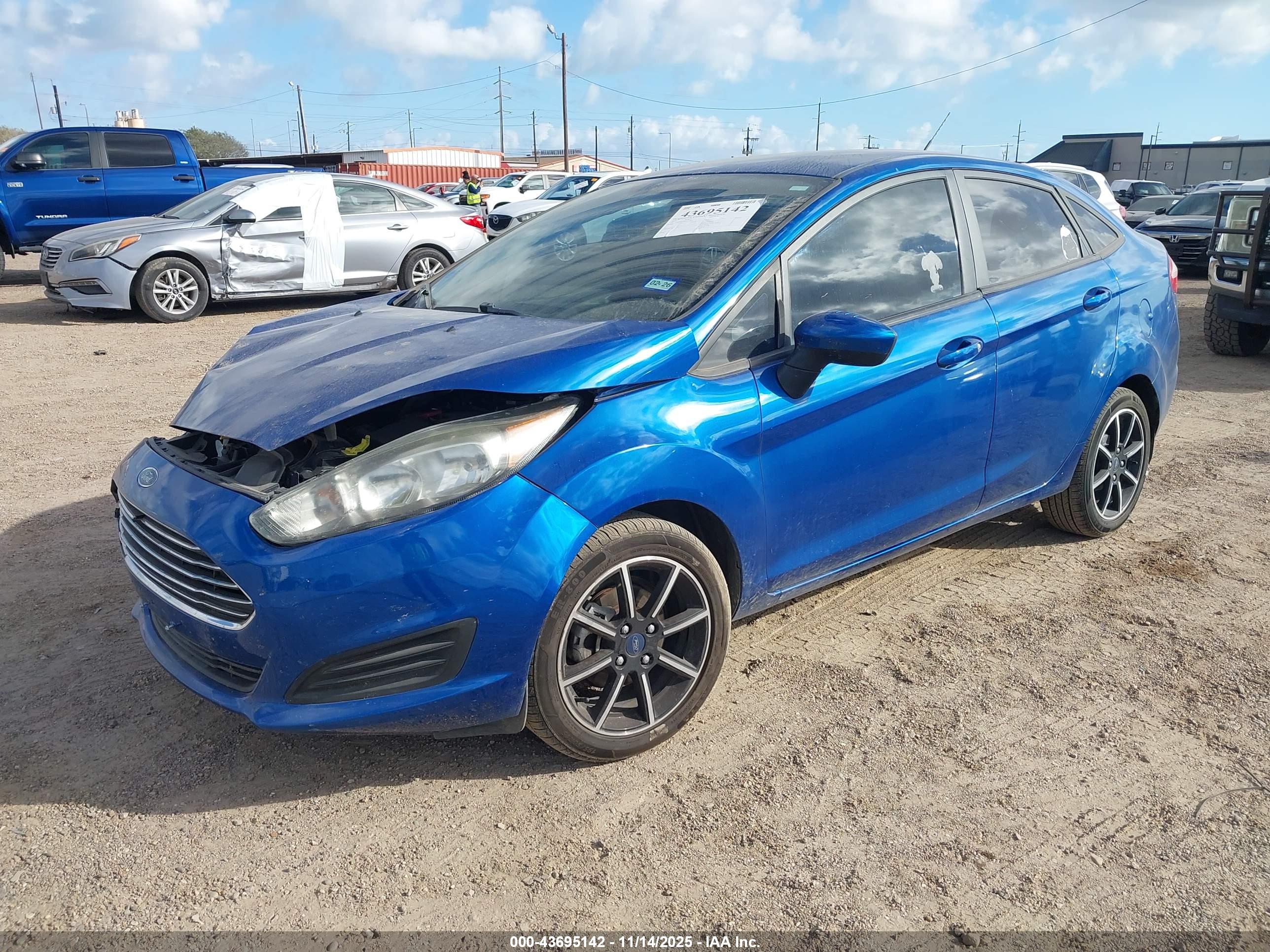 FORD FIESTA image 2