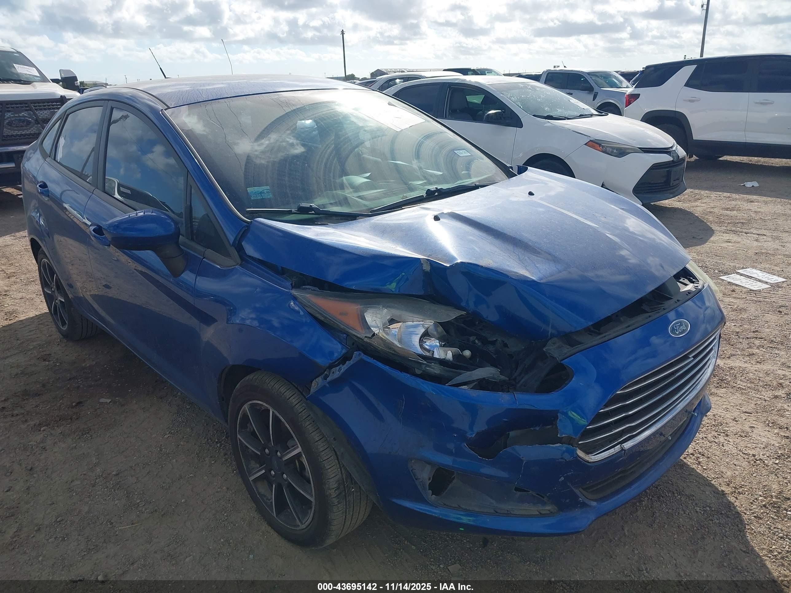 FORD FIESTA image 6