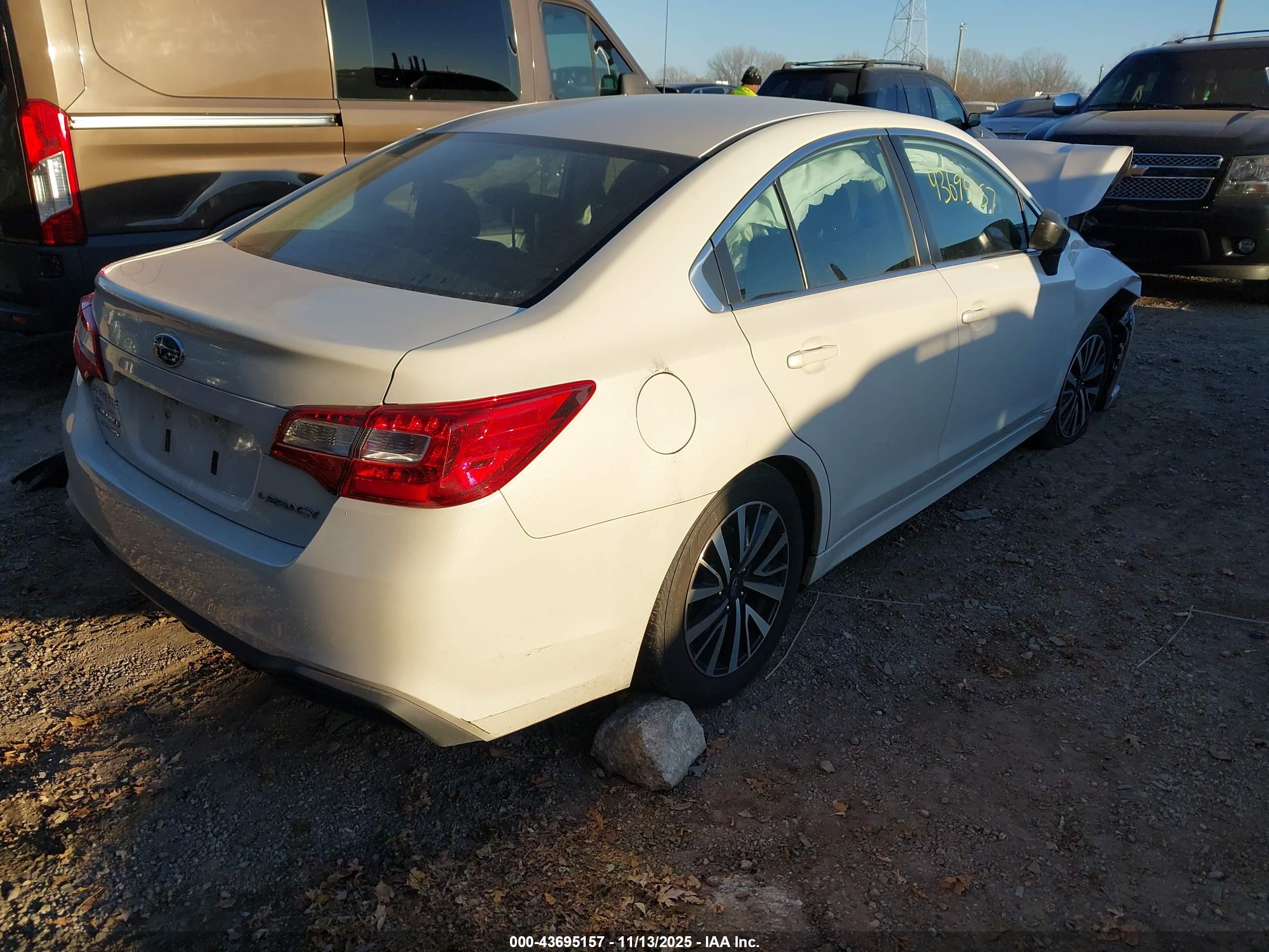 SUBARU LEGACY image 4
