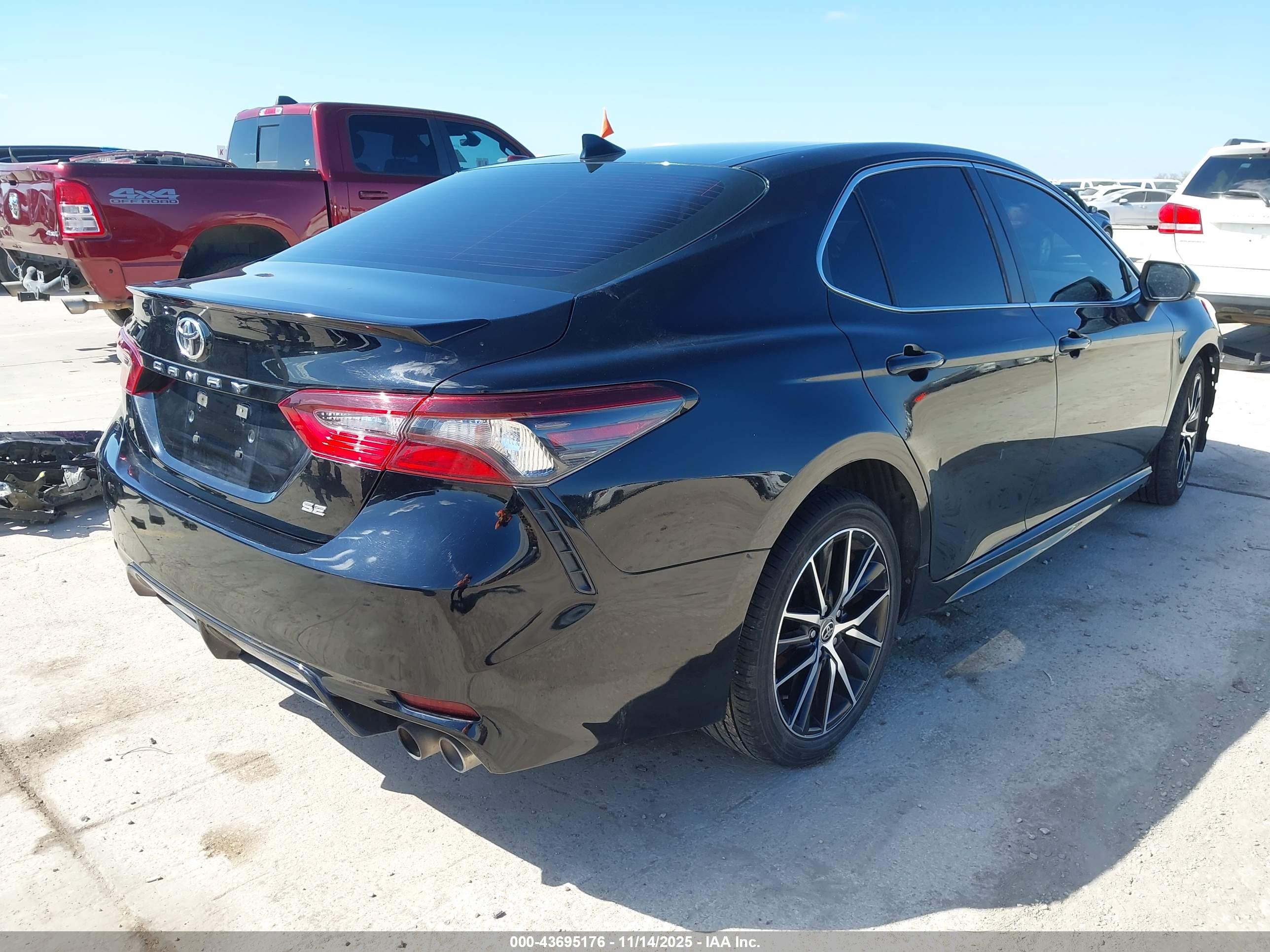 TOYOTA CAMRY image 4