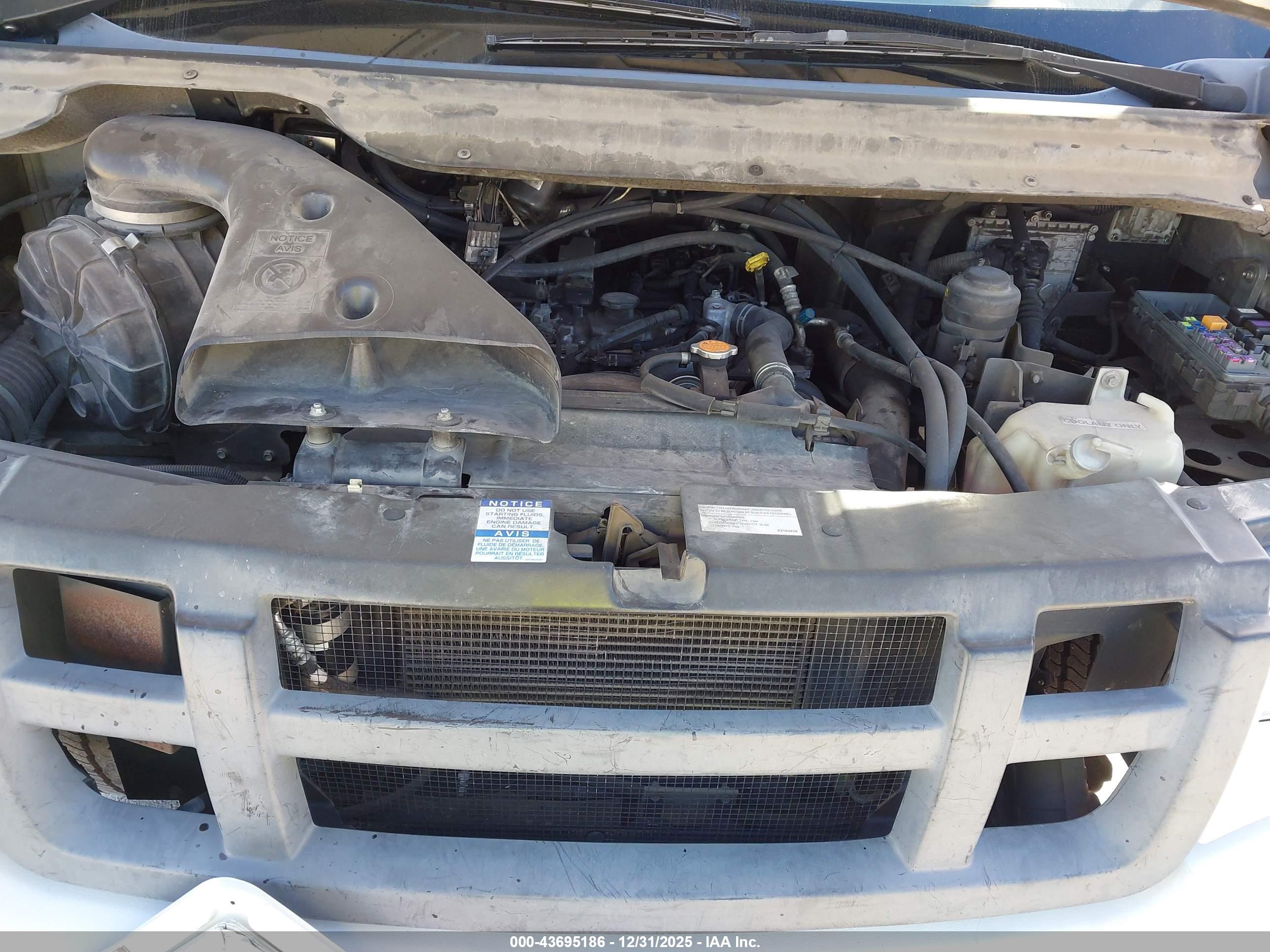 ISUZU NPR image 10