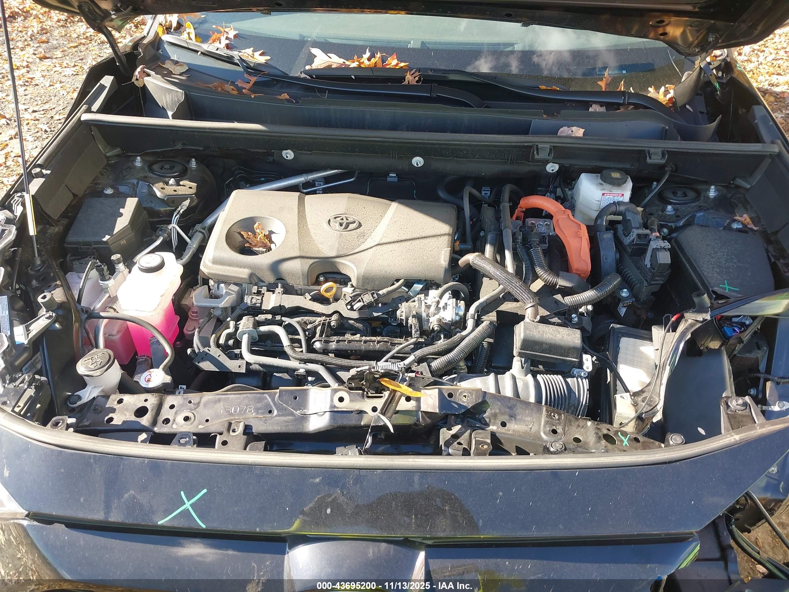 TOYOTA RAV4 image 10