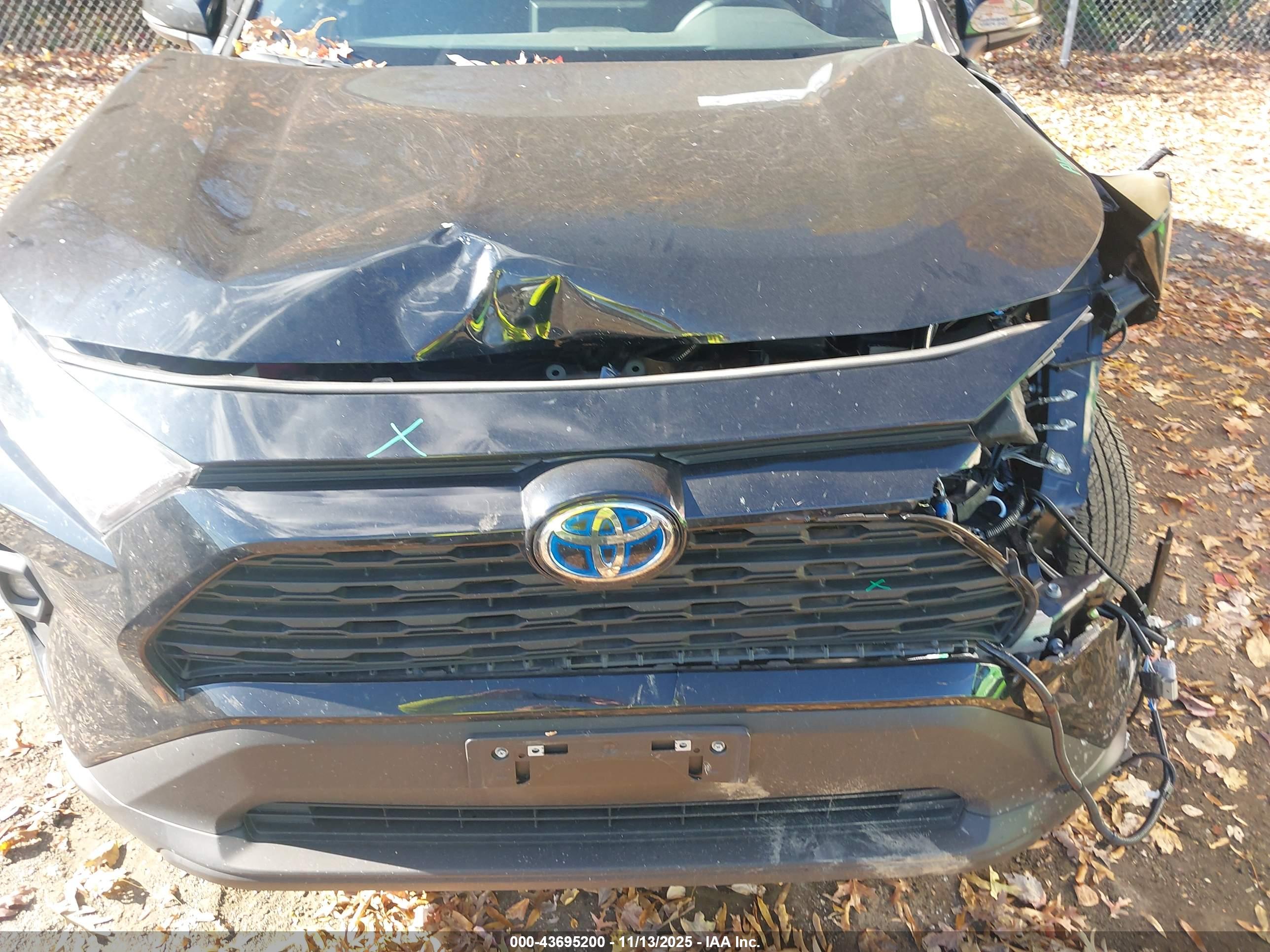 TOYOTA RAV4 image 6
